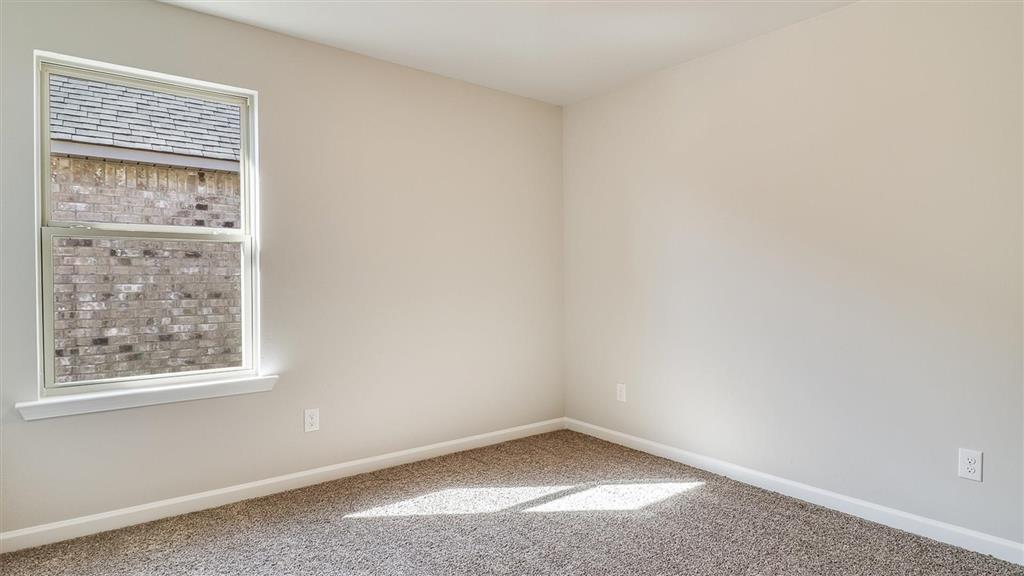 308 Pipers Lane — photo 4