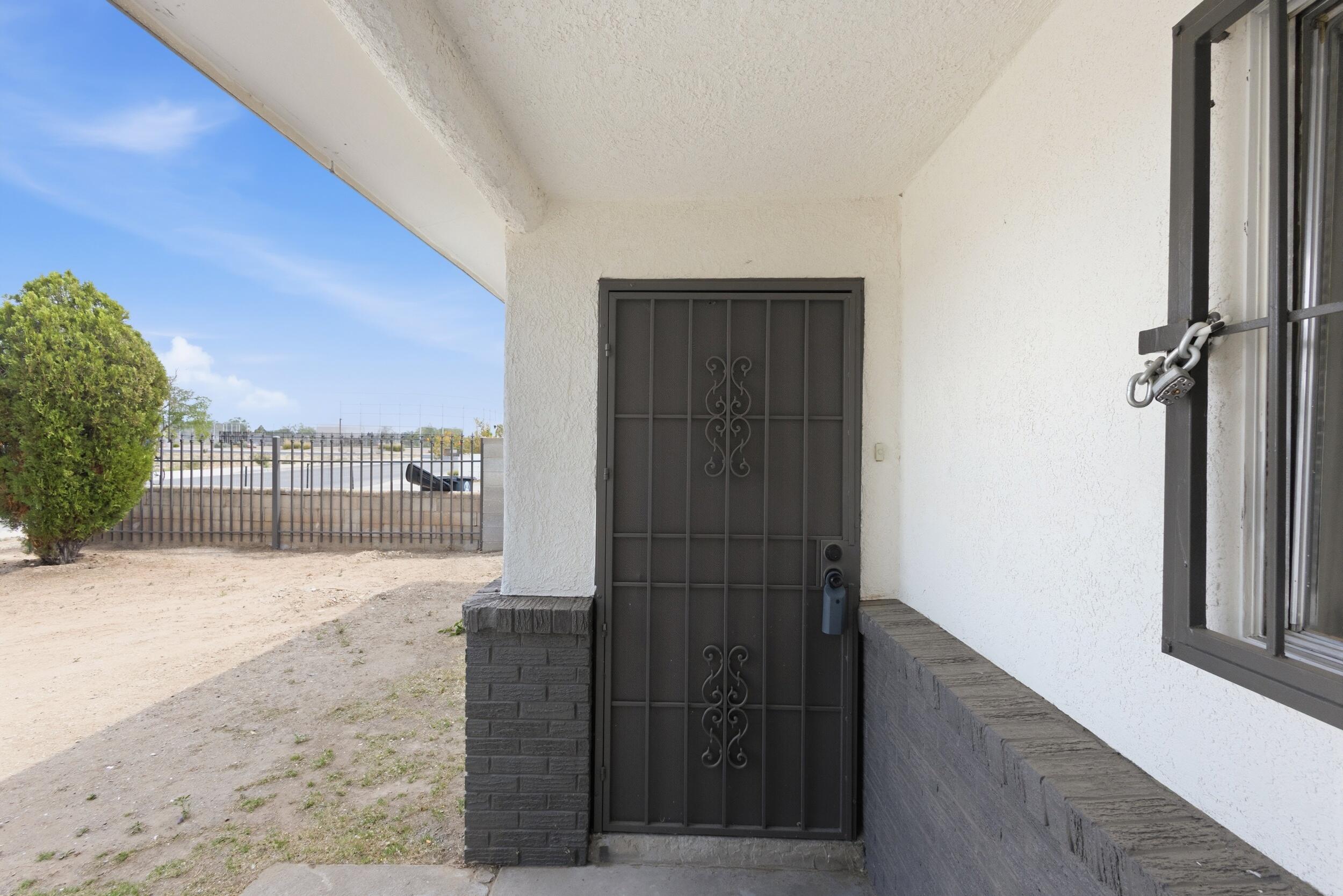 Photo 2 of Sale Pending at 633 Espanola St Se, Albuquerque, NM 87108 | MLS# 1105314 | Listing updated on 2026-10-09