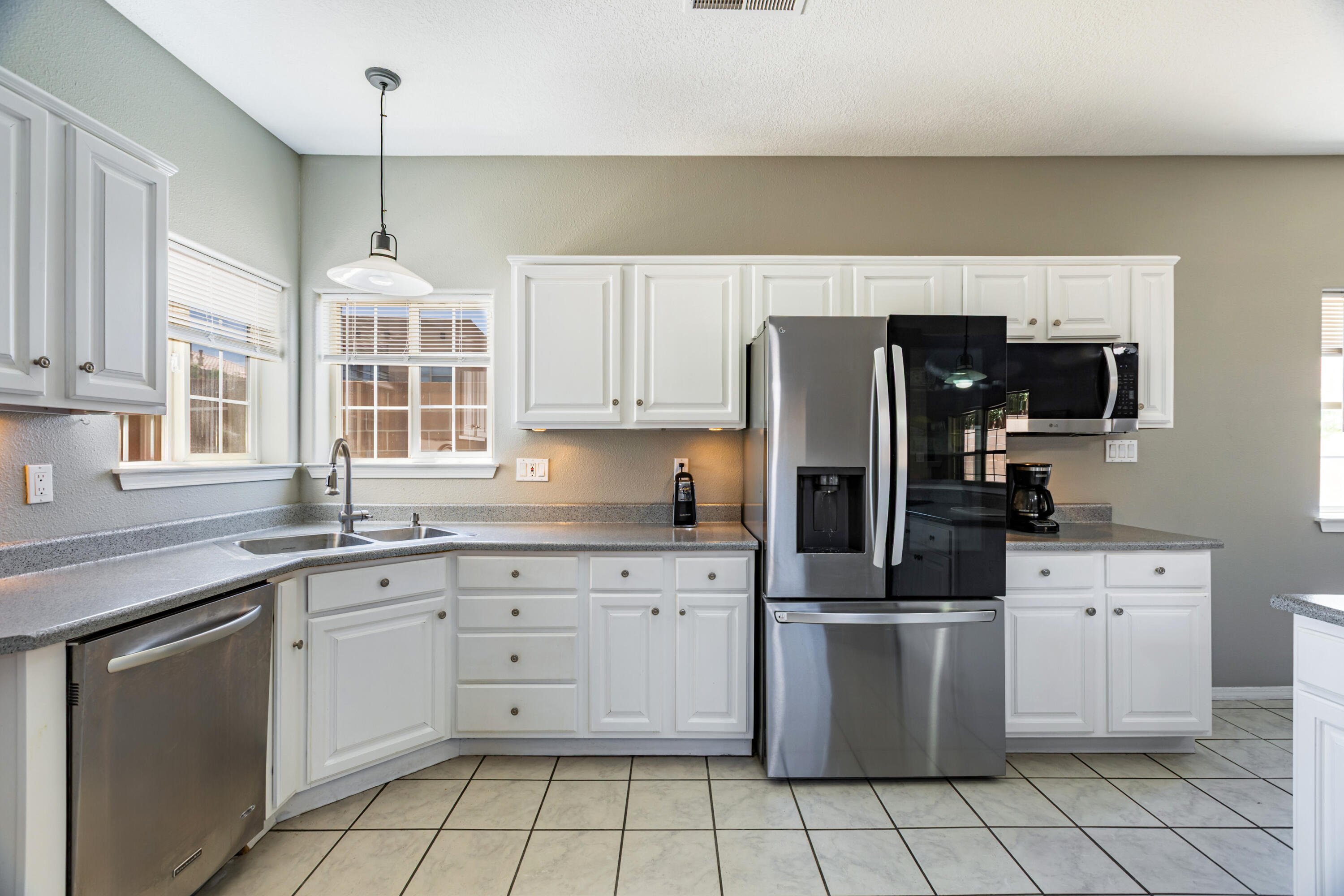 Photo 11 — 5801 Tres Vistas Court NW