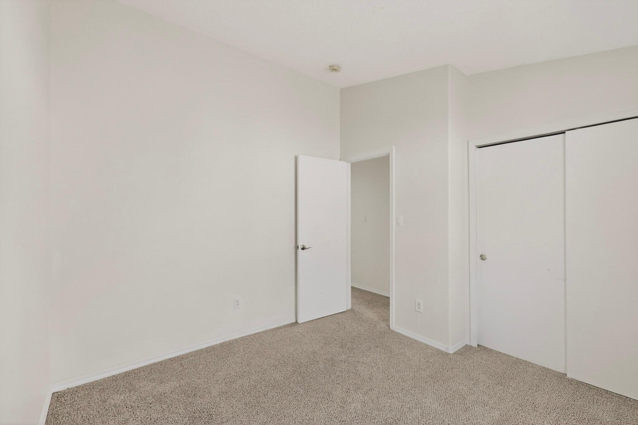Photo 5 — 6015 Ursa Avenue NW