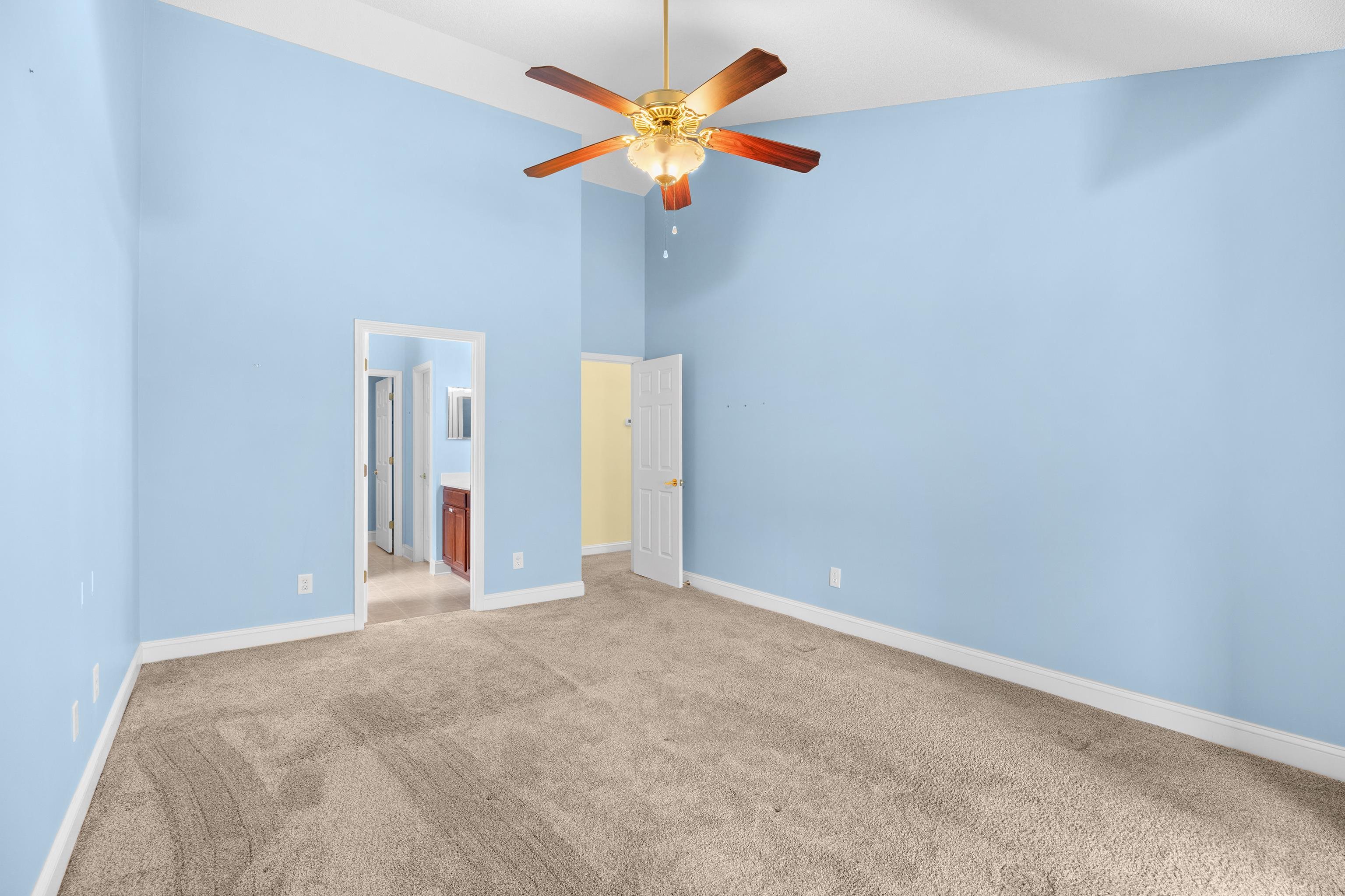 2615041 | Photo 19