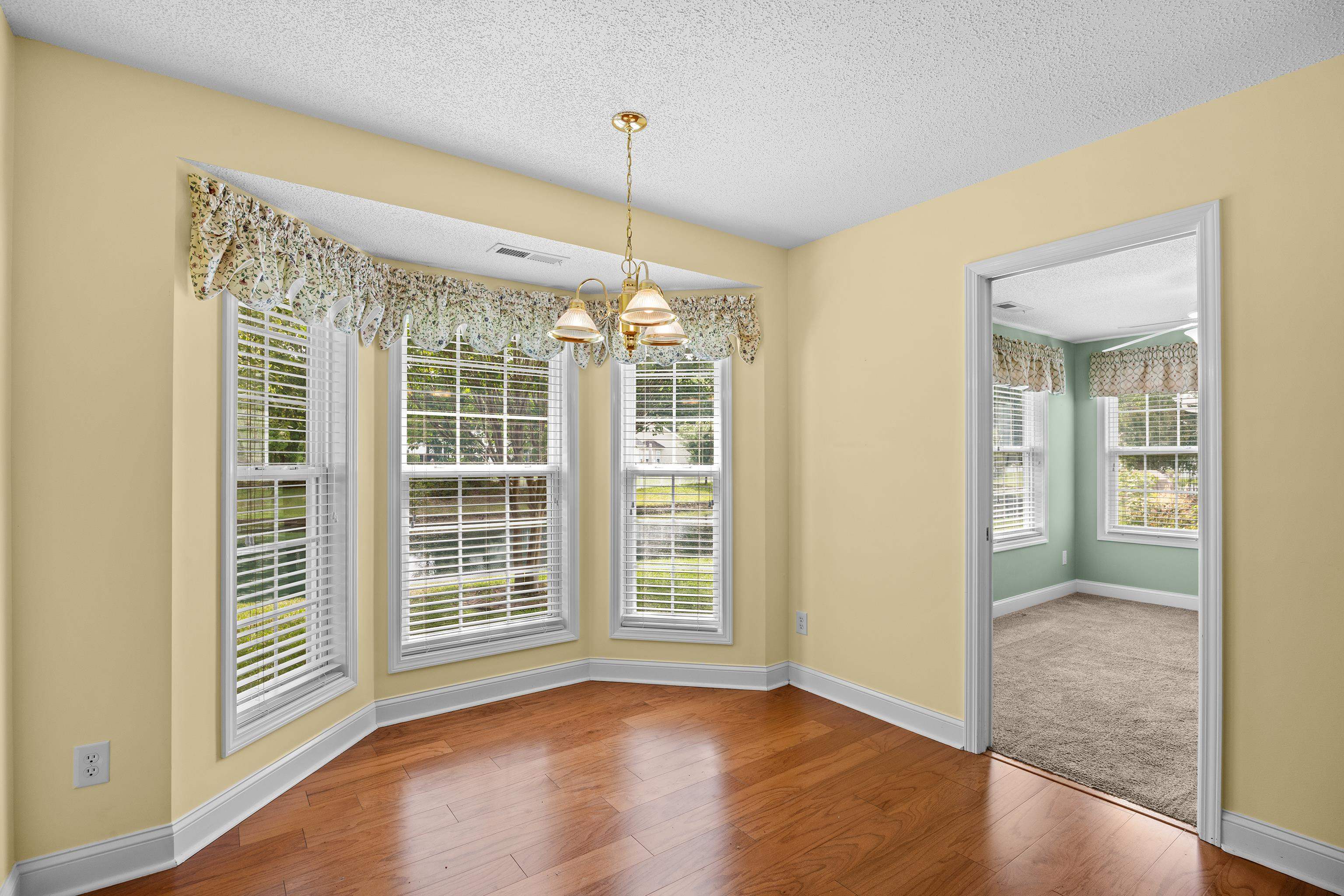 2615041 | Photo 28