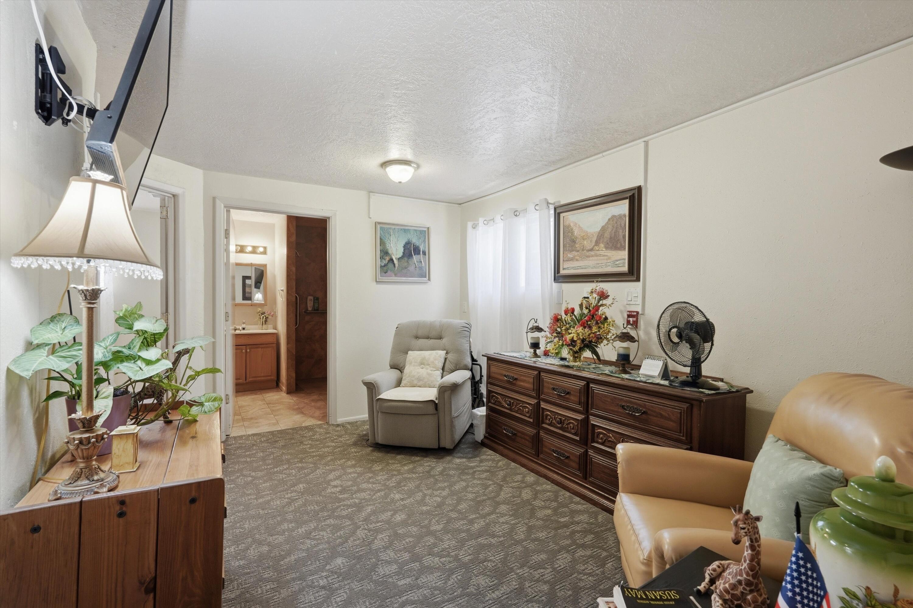 Photo 19 — 7621 Prospect Avenue NE