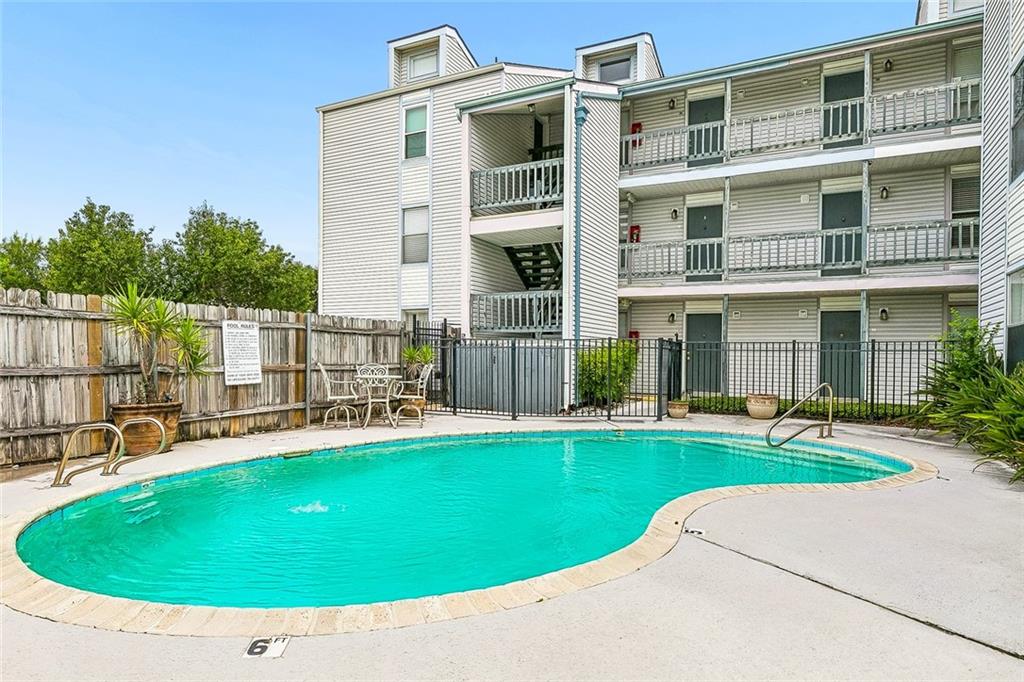 2nd image of 2201 Houma Blvd, Metairie, LA 70001