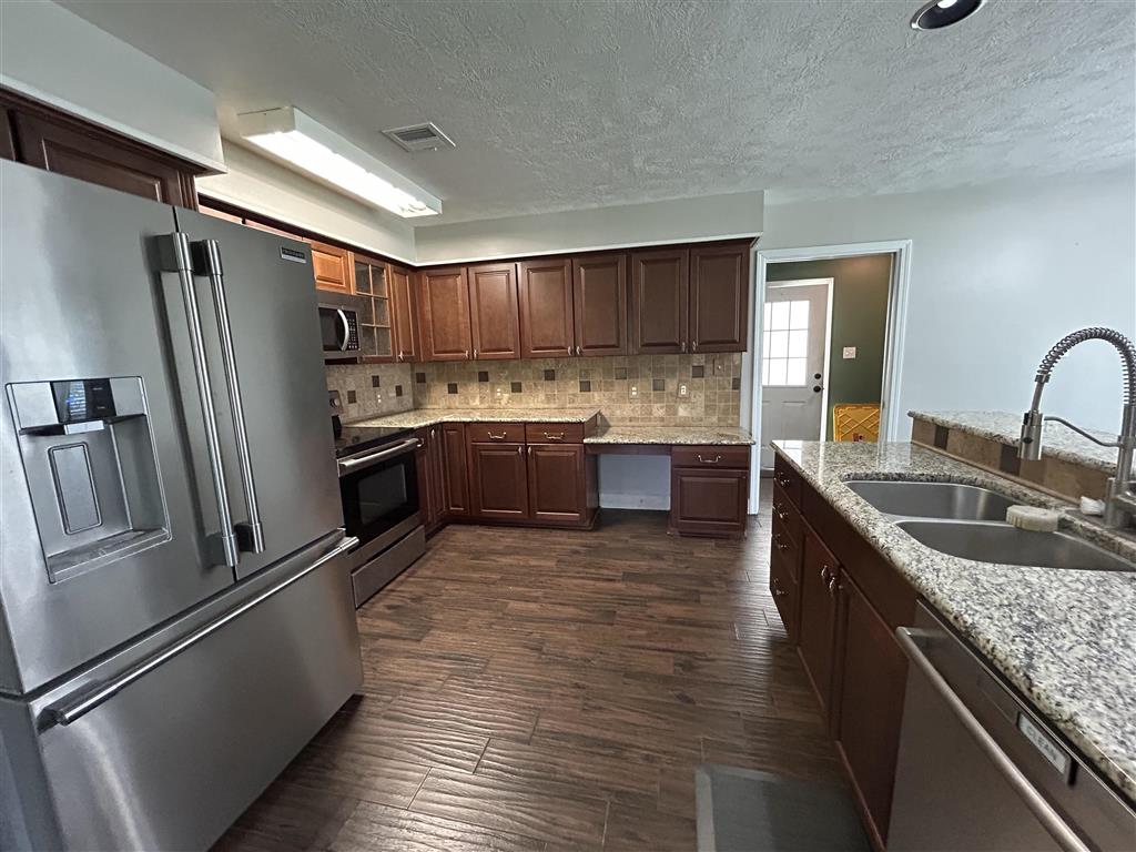 1141 Lake Land Street — photo 4