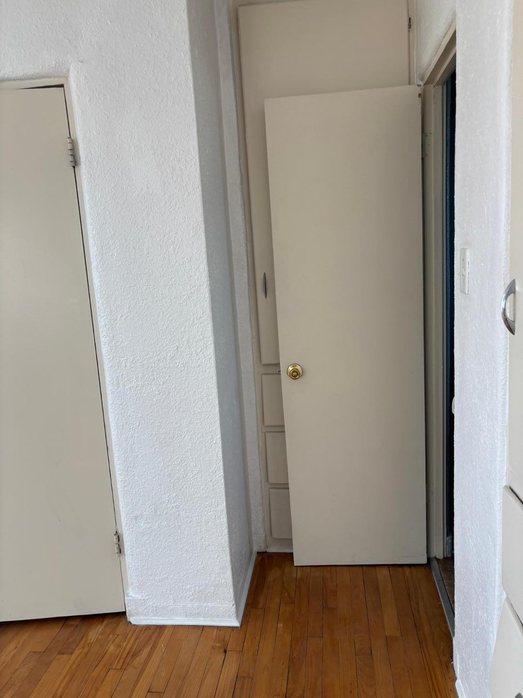 Photo 4 — 543 Cedar Street SE 8