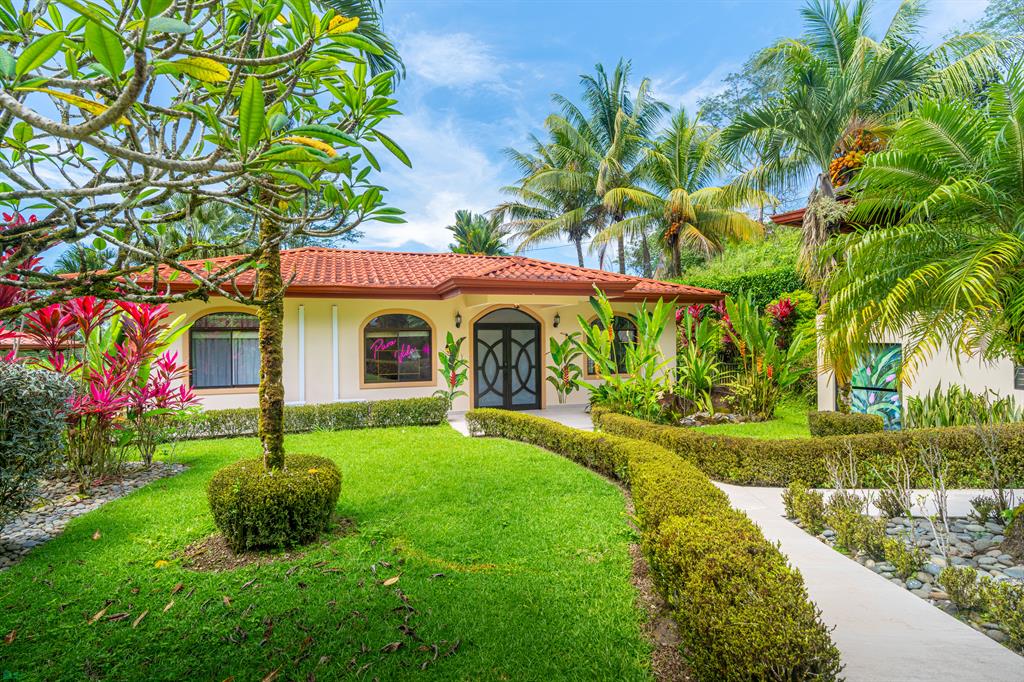3 bed Single Family Homes For Sale in , Puntarenas - 1
