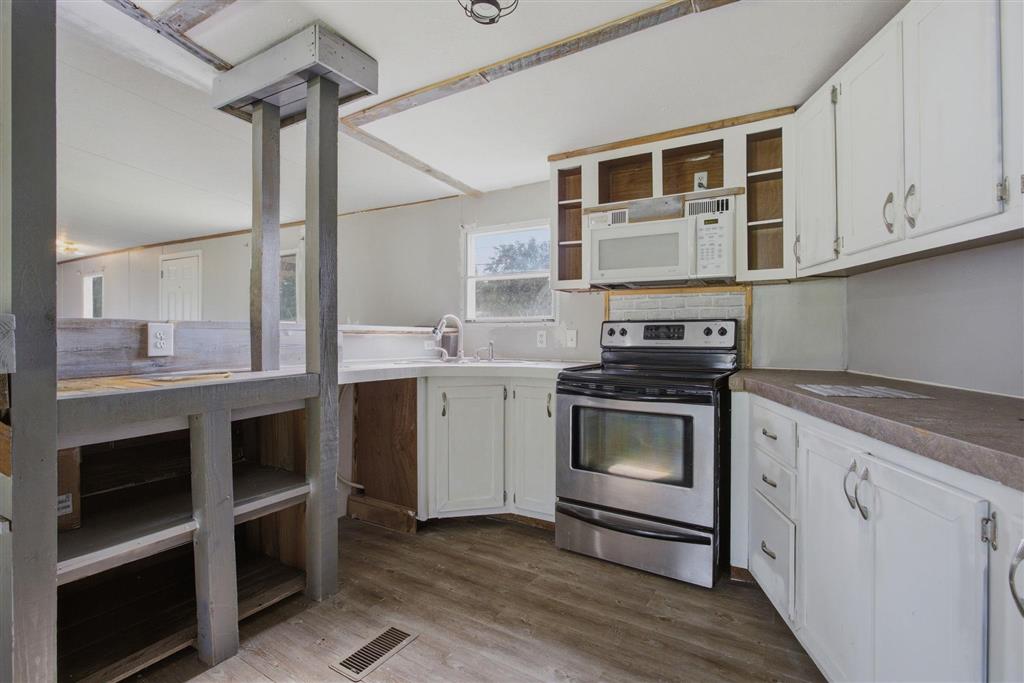 1107 Idlebrook Drive — photo 3