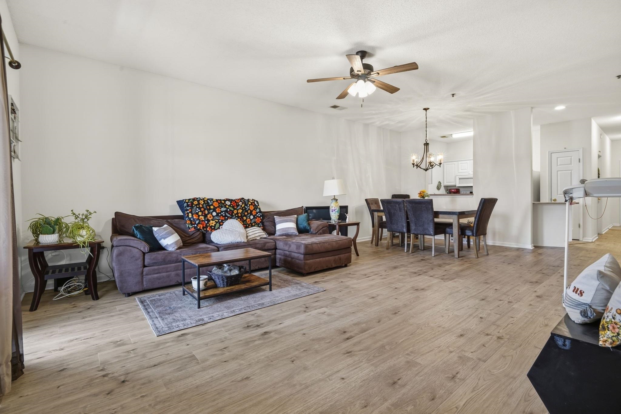 2615457 | Photo 18