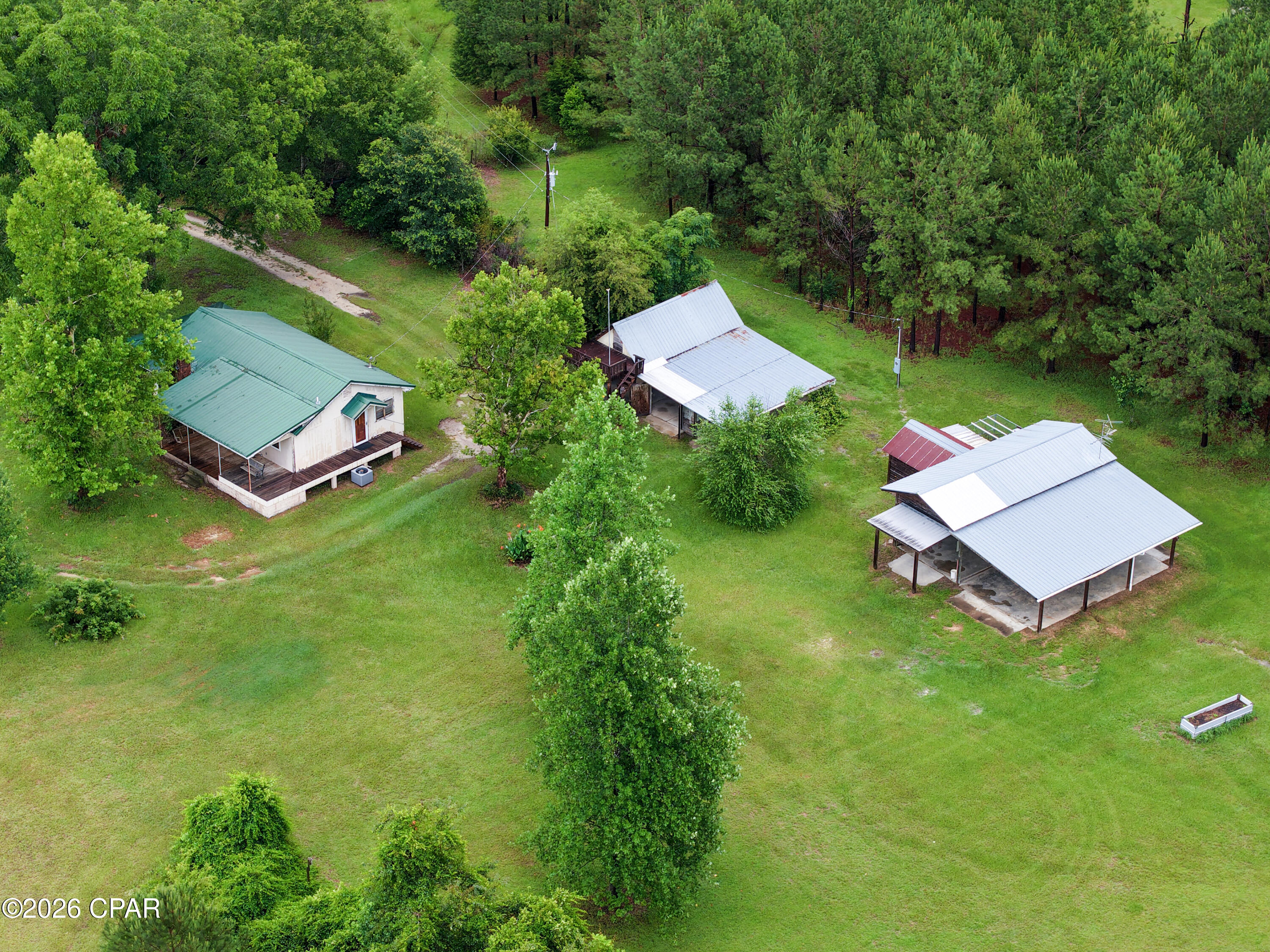 2nd image of 1229 Clearview Ln, Graceville, FL 32440 | MLS# 791521