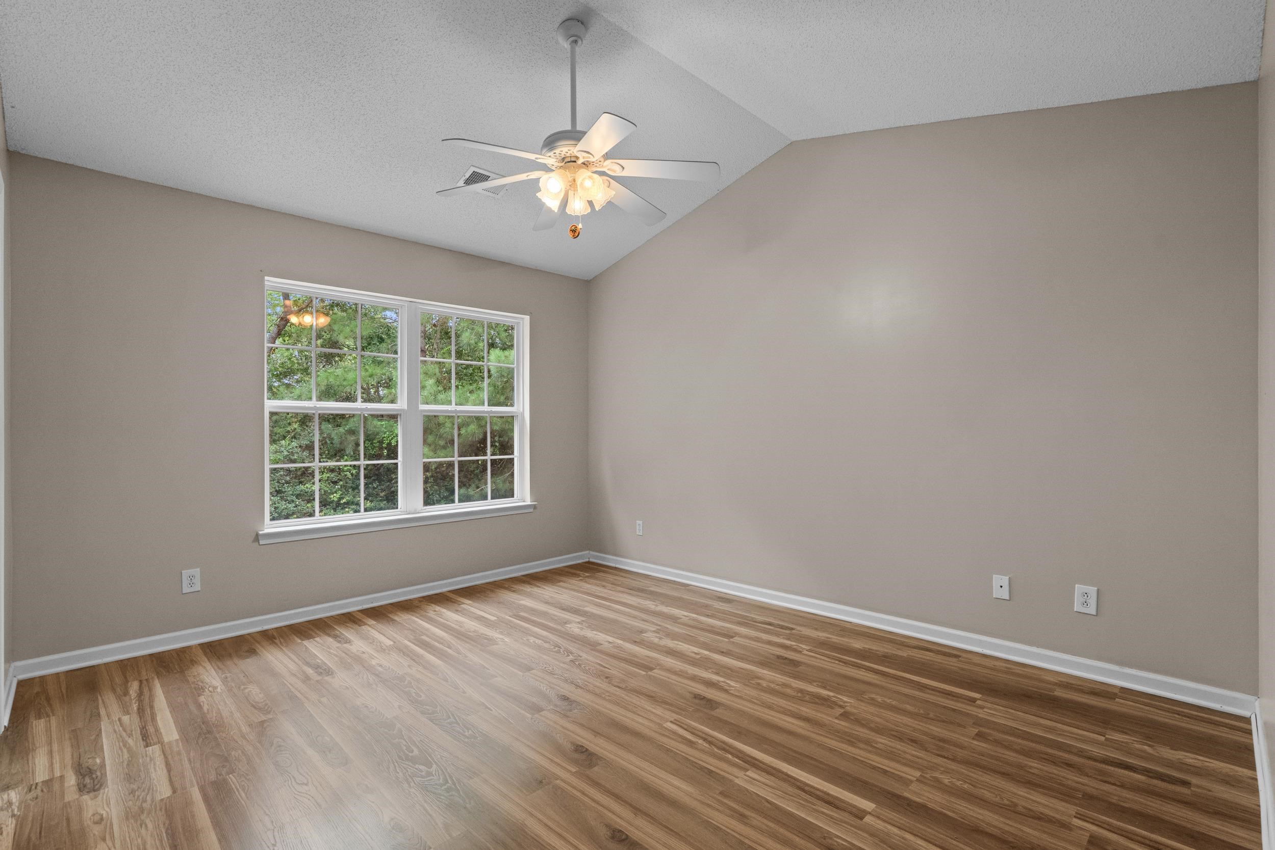 2615506 | Photo 22
