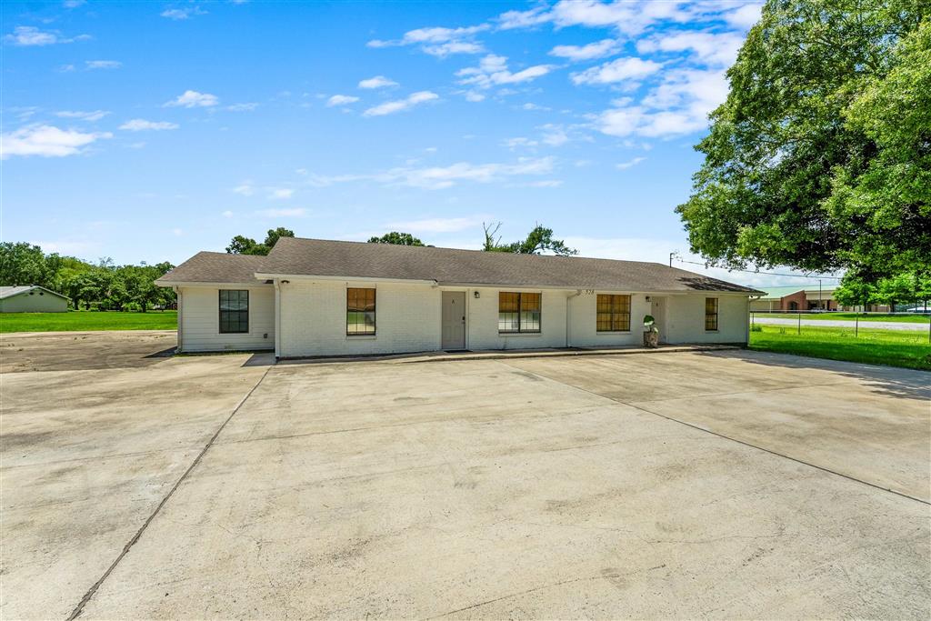 528 Currie Drive