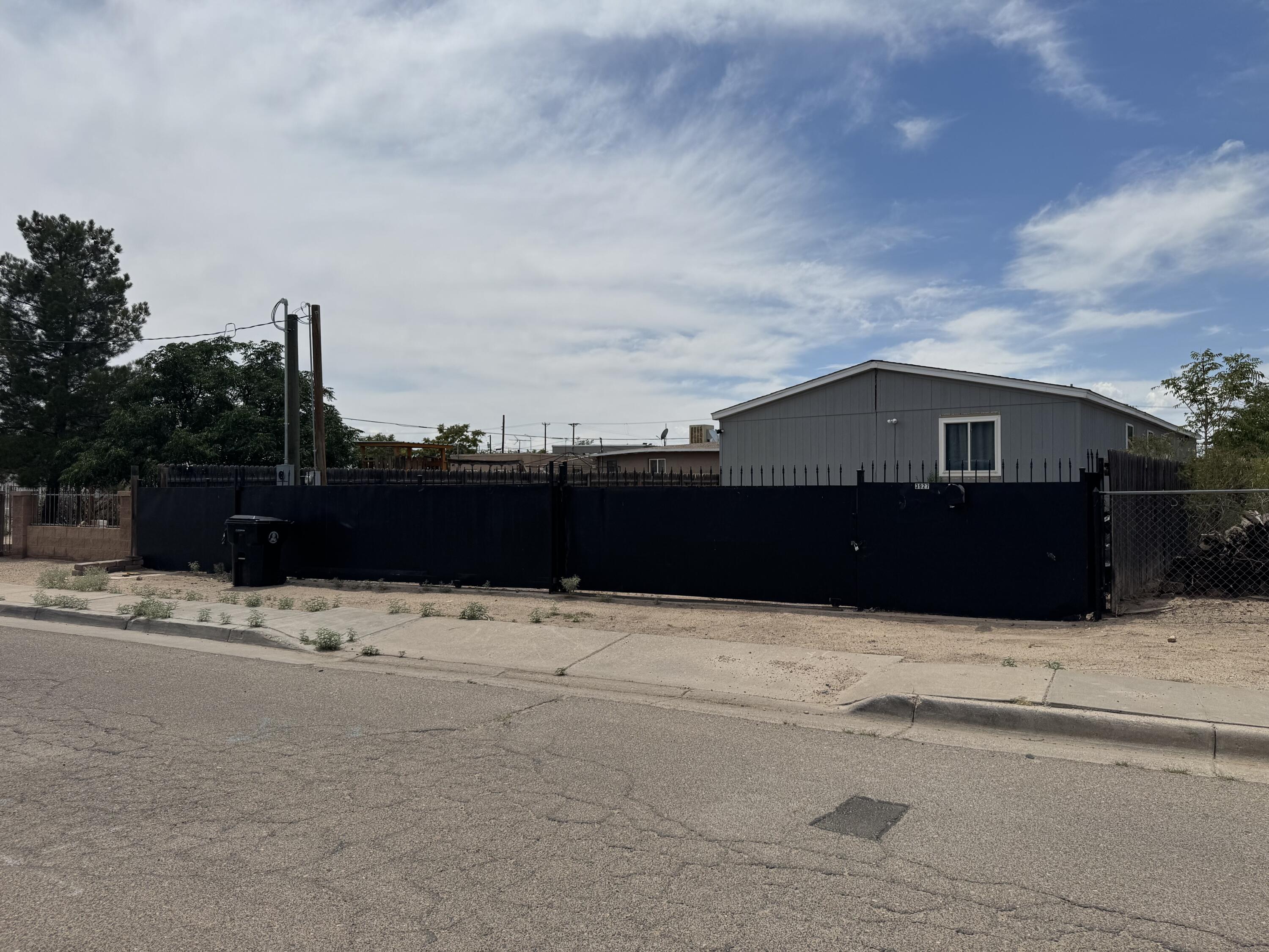 2nd image of 3927 3rd St Nw, Albuquerque, NM 87107 | MLS# 1105796