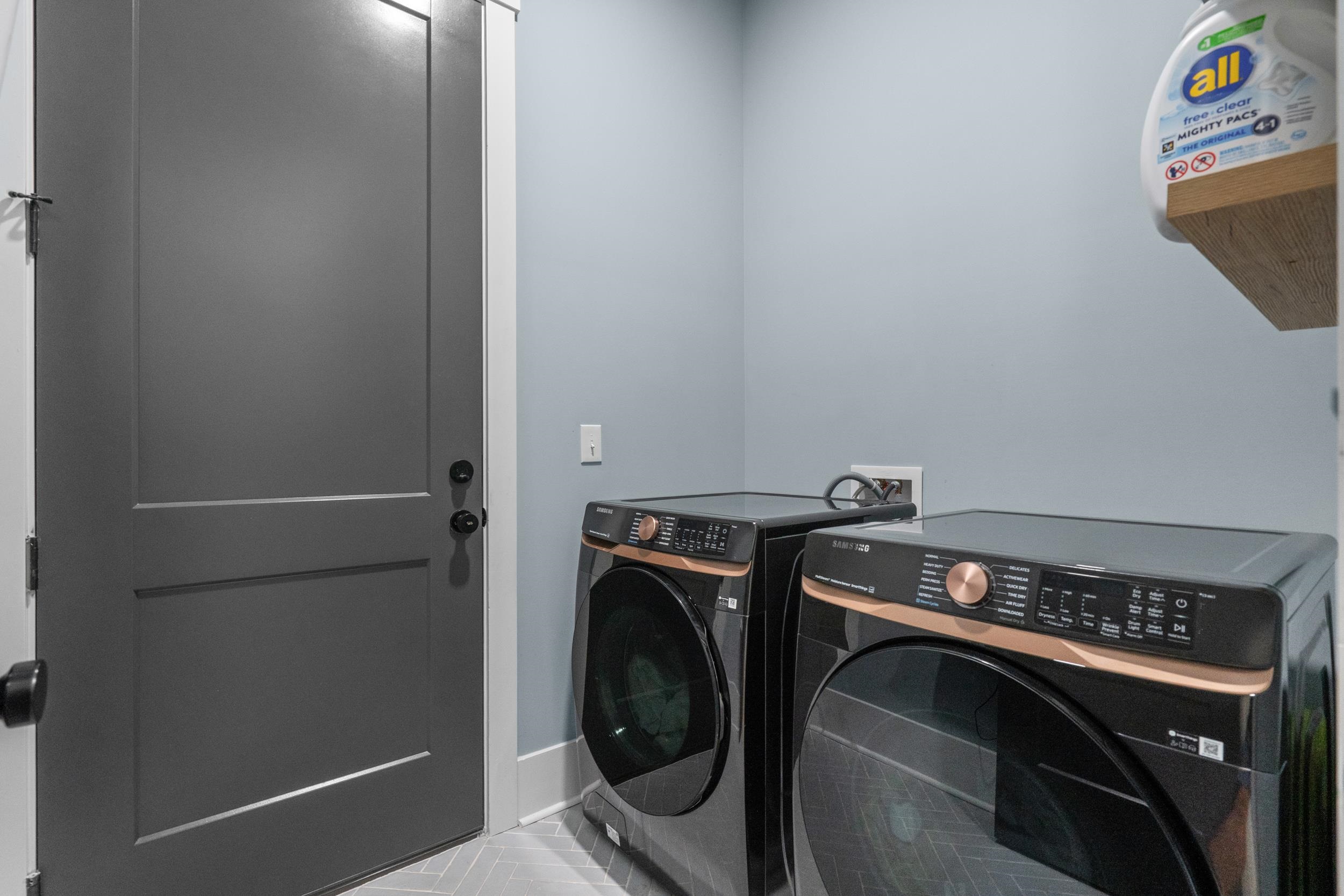 2615596 | Photo 67