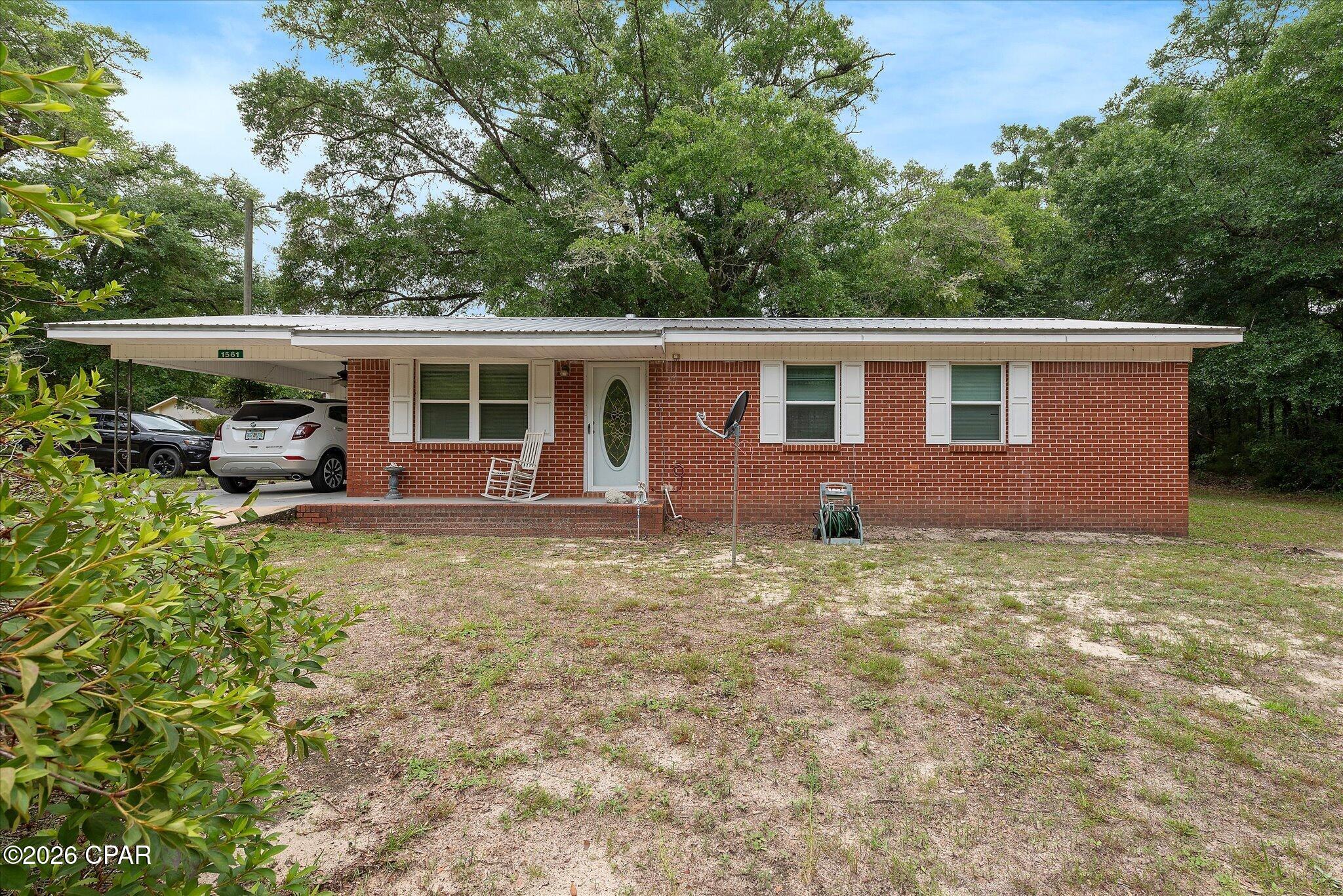 1561 Blue Creek Road, Ponce De Leon, FL 32455