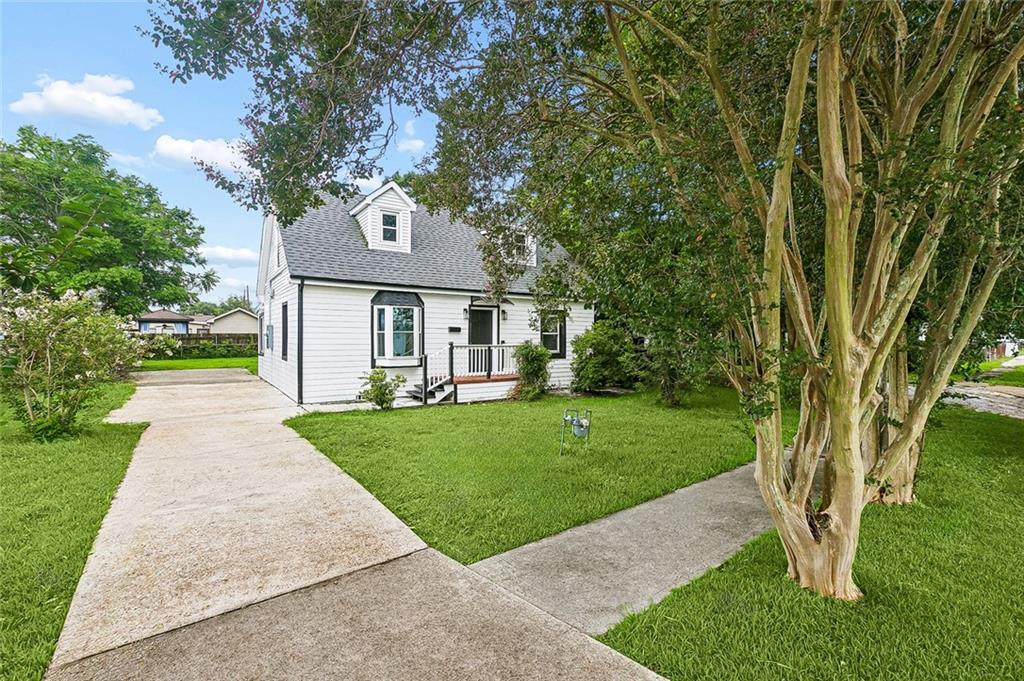 Photo 1 of Single family home for sale at 1045 Ave B, Westwego, LA 70094 | MLS# 2563812 | Listing updated on 2026-09-17