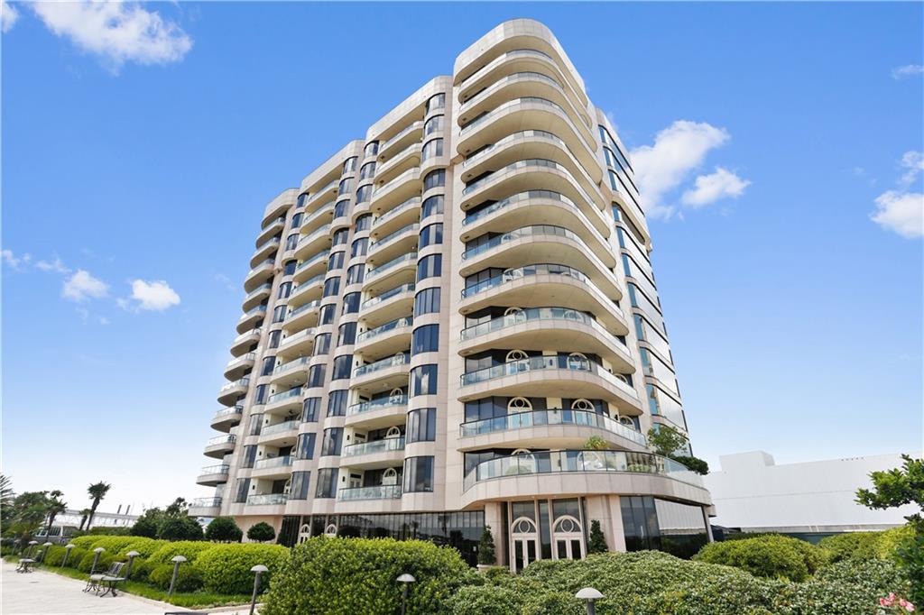 Photo 1 of Condo for sale at 600 Port Of New Orleans Pl #6F, New Orleans, LA 70130 | MLS# 2564140 | Listing updated on 2026-09-11