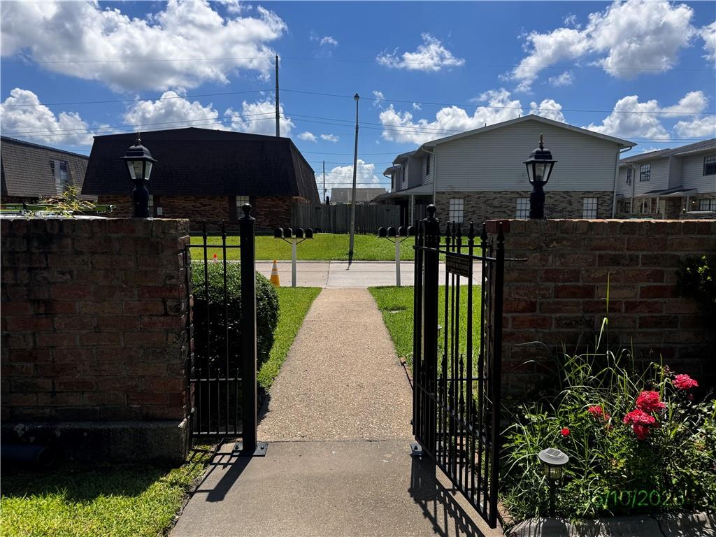 Homes for sale in Destrehan, LA | 27 Brandon Hall Dr, Destrehan, LA 70047 | MLS# 2563478