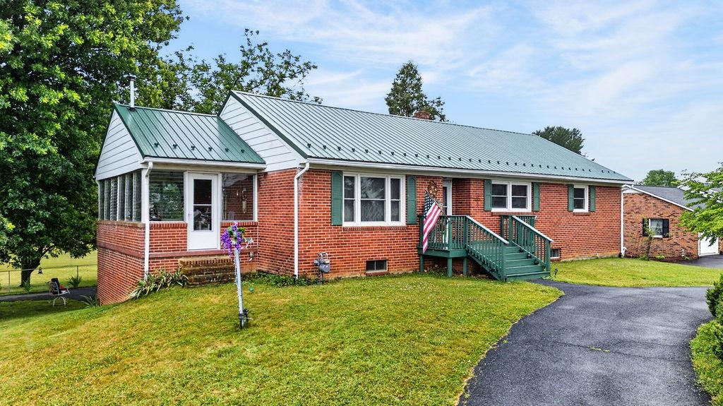 164 TINKLING SPRING RD, Fishersville, VA 22939