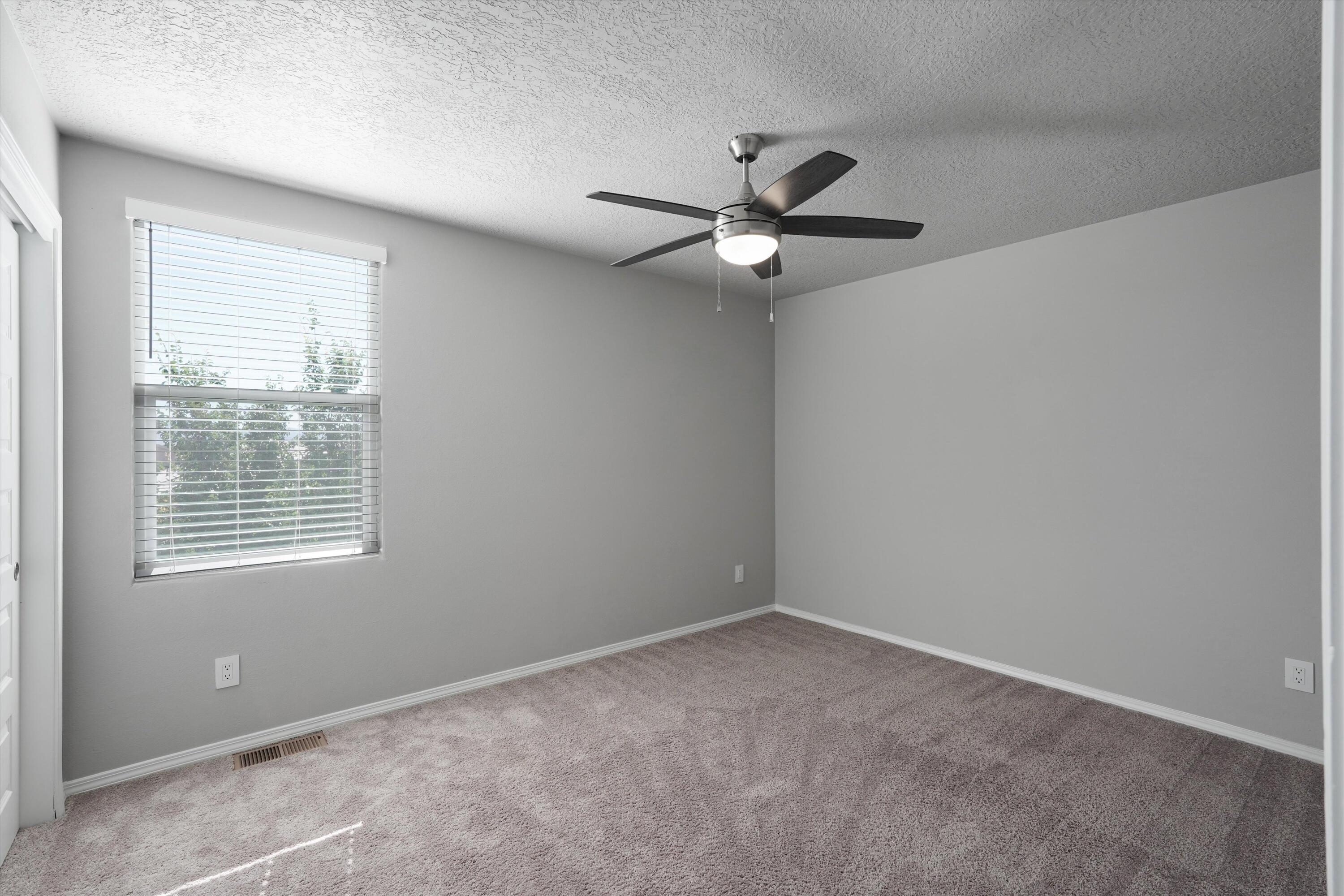 Photo 12 — 6123 Motherwell Drive SE