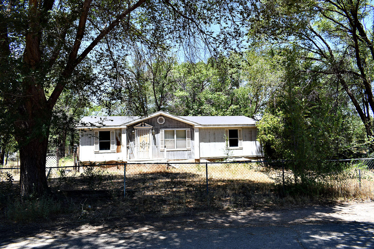 17 Mountain Laurel Street Los Lunas, NM 87031