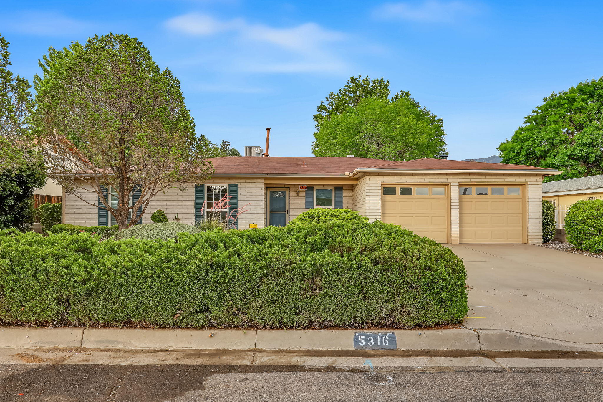 Photo 1 of Single family home for sale at 5316 Van Christopher Dr Ne, Albuquerque, NM 87111 | MLS# 1106196 | Listing updated on 2026-09-17