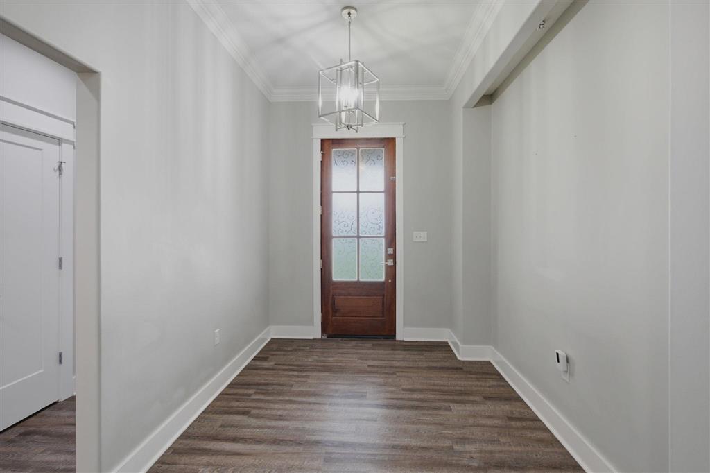 132 RIDGEWAY Drive — photo 2