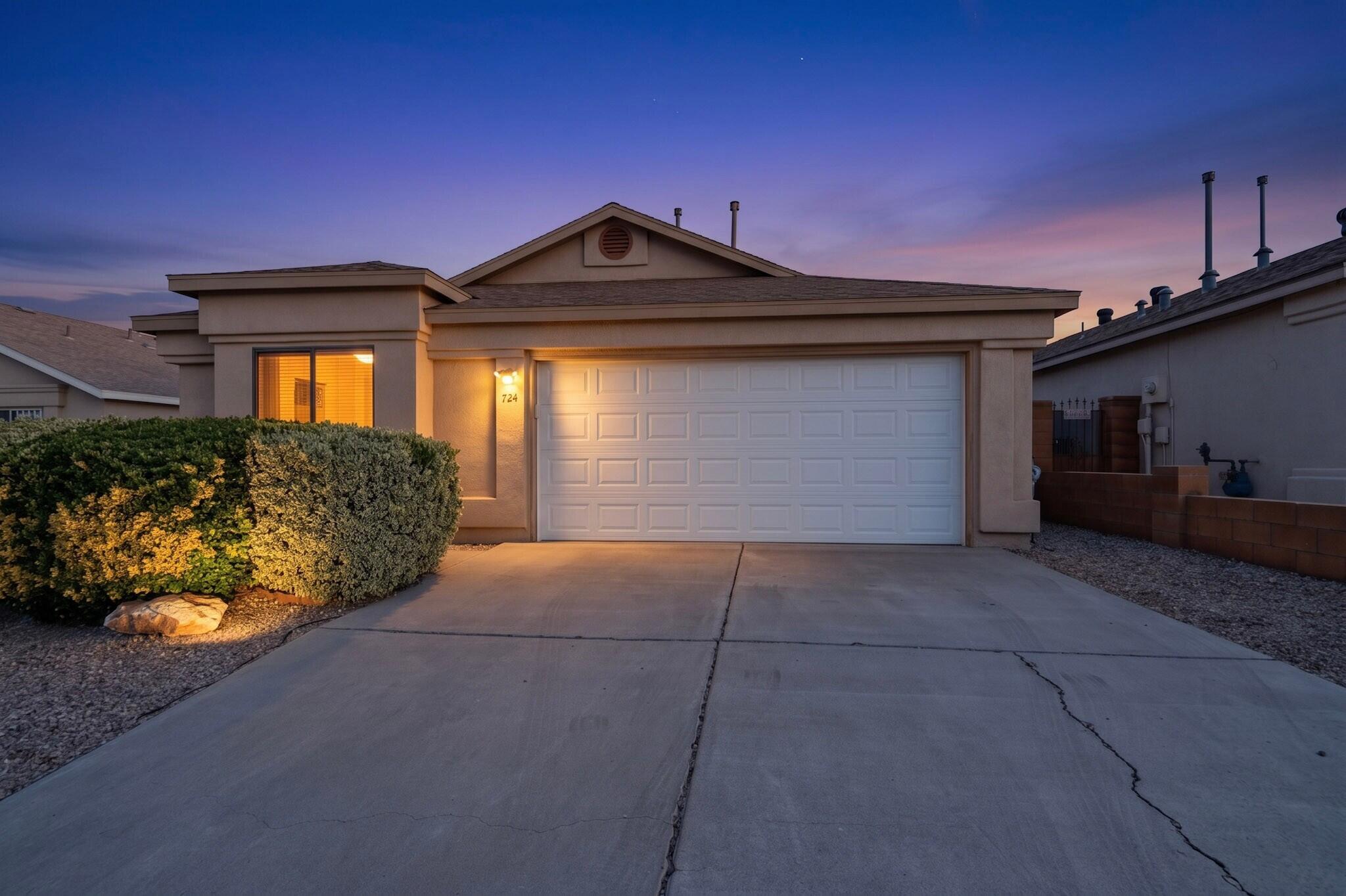 724 Shire Street SW, Albuquerque