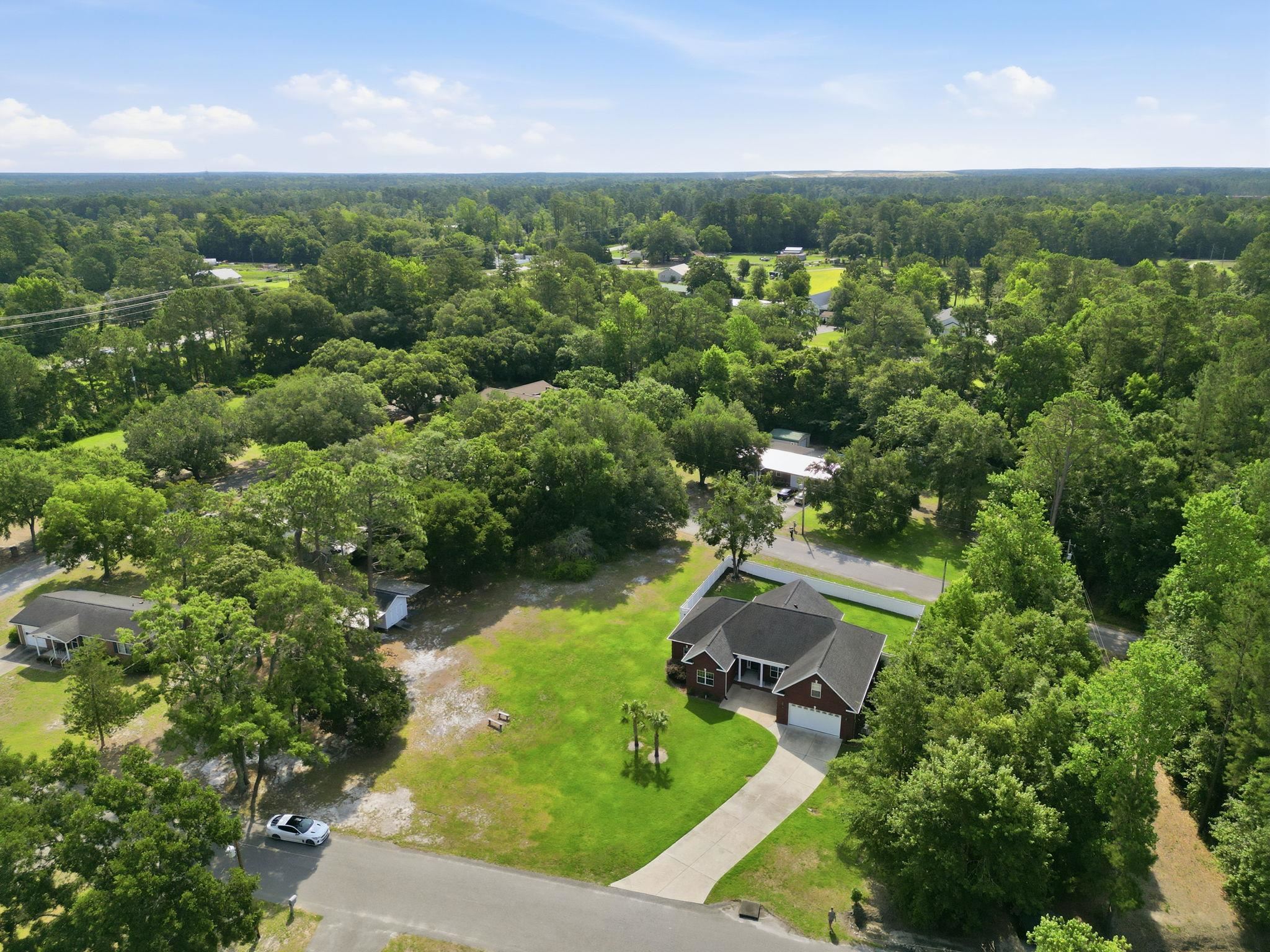 Photo 4 of Single family home for sale at 1071 Forest Dr, Conway, SC 29526 | MLS# 2616141 | Listing updated on 2026-09-20