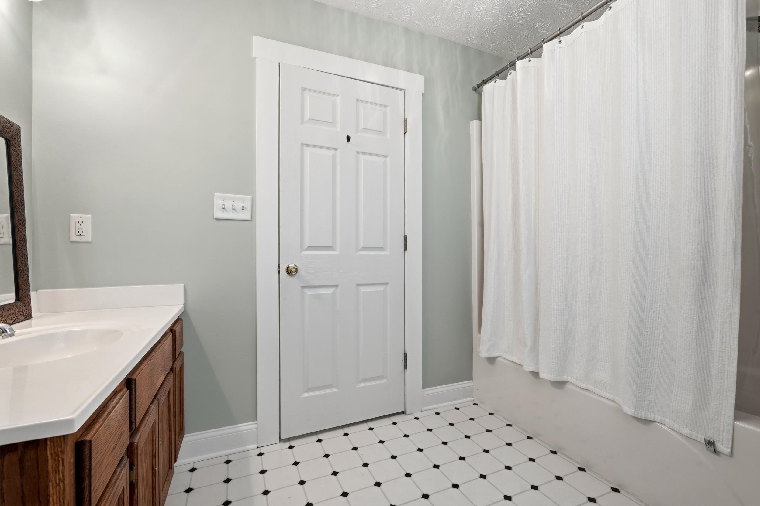 2616205 | Photo 27