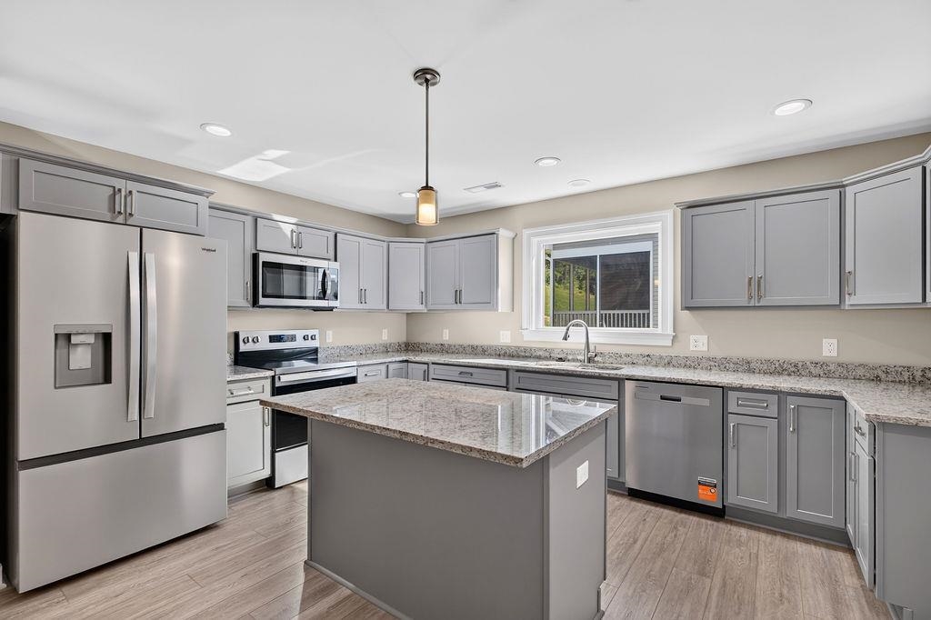 241 LINDBURGH DR, Waynesboro, VA 22980
