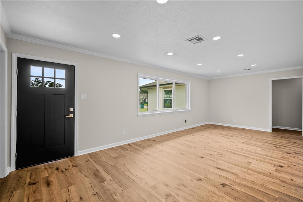 1221 Matilda St Street — photo 5
