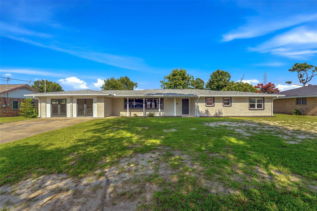 4511 Young Ln Lane