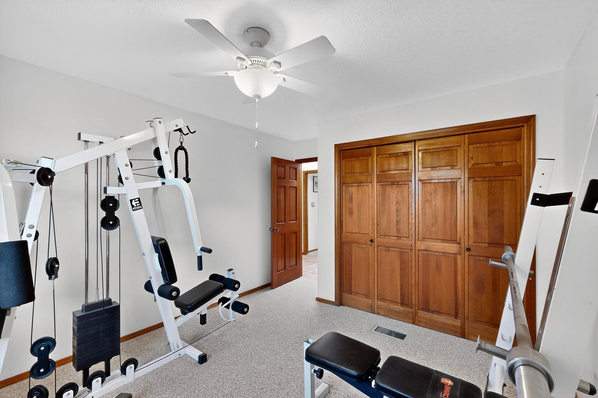 Photo 20 — 1425 Crestview Drive SW