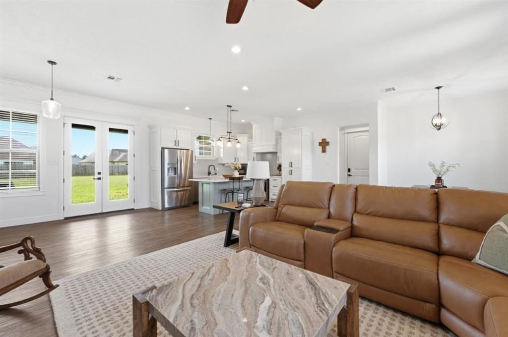 1463 Trisha Court — photo 2