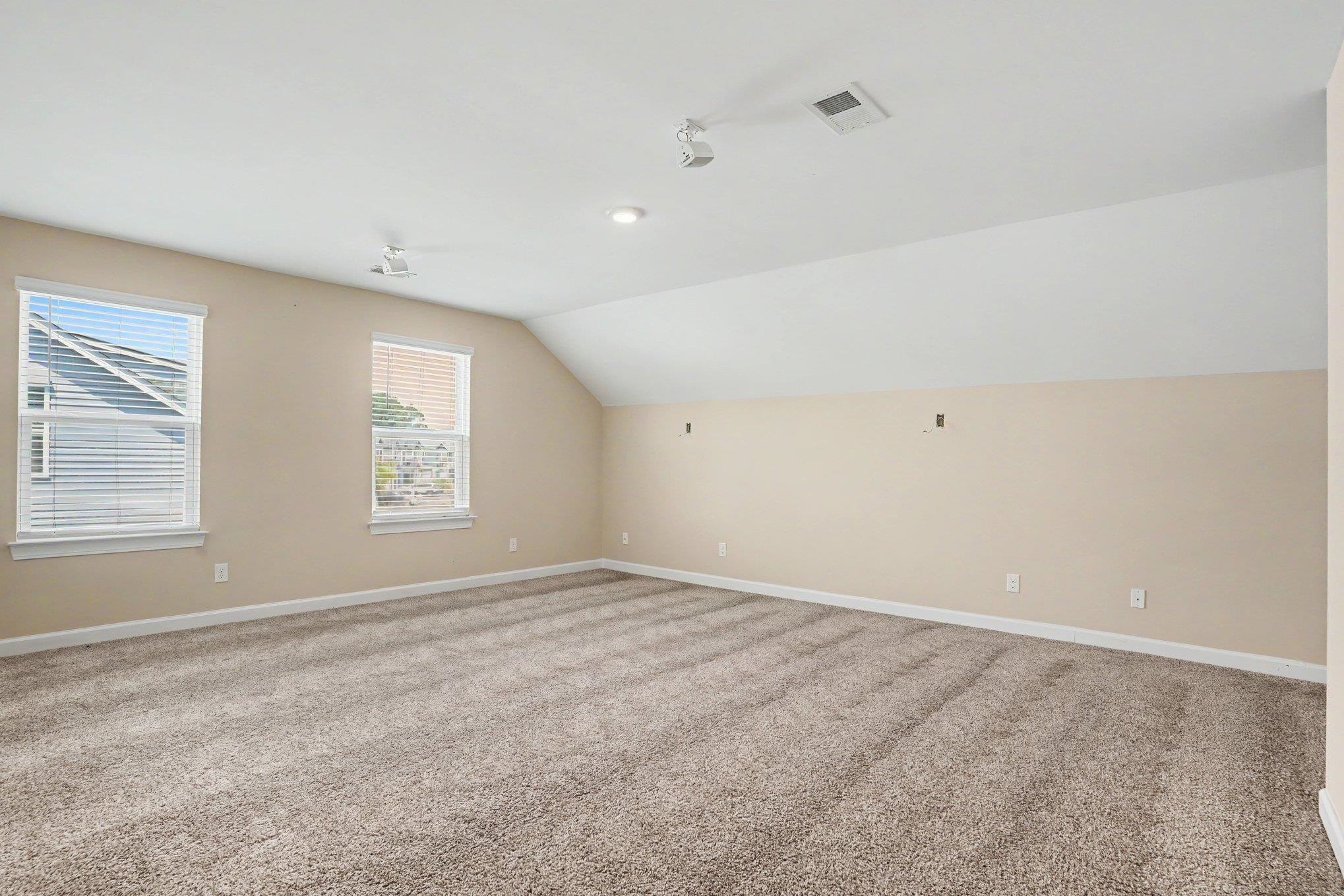 2616409 | Photo 21
