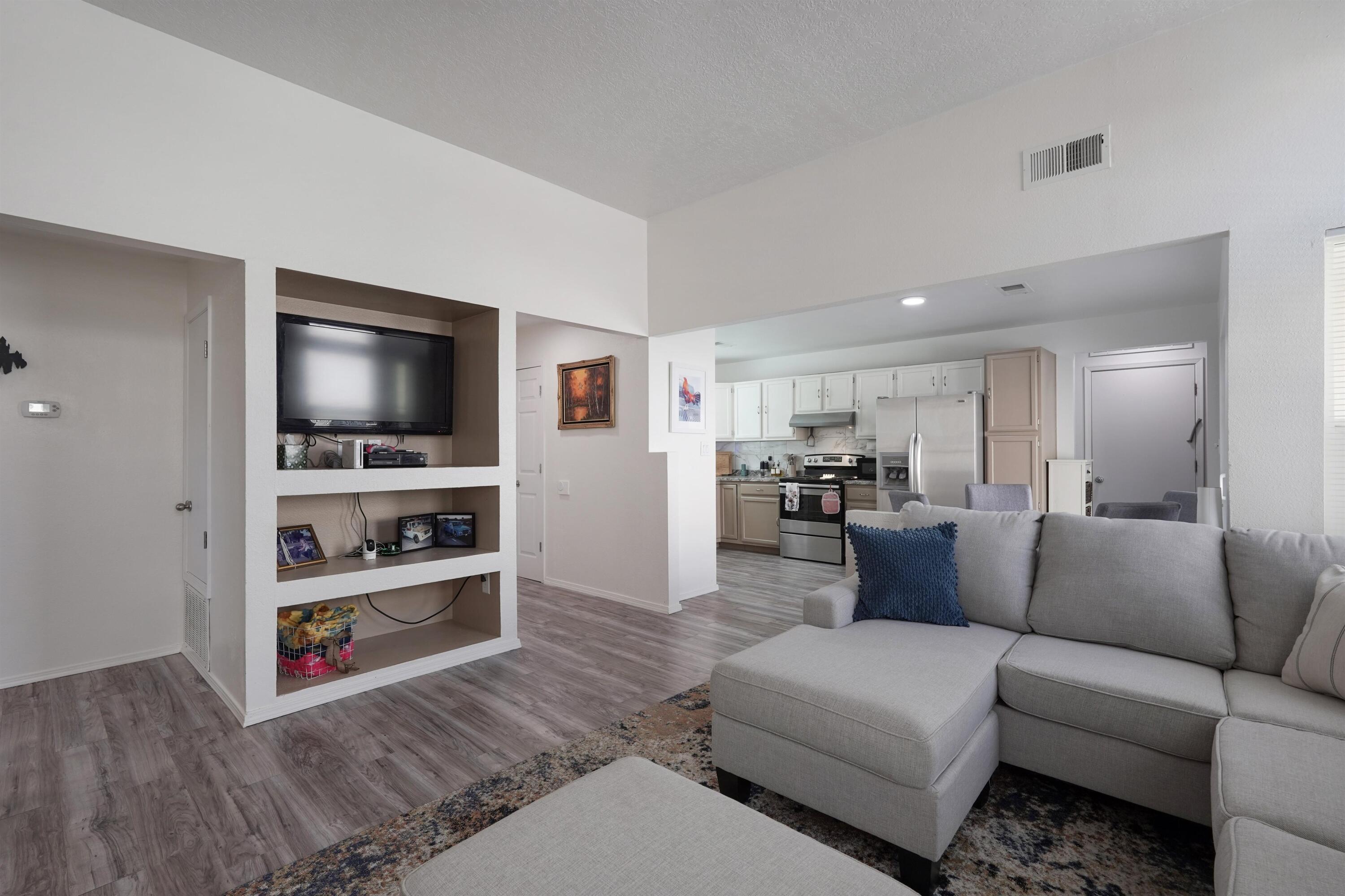 5th image of 1657 Skyview Cir Ne, Rio Rancho, NM 87144 | MLS# 1106464