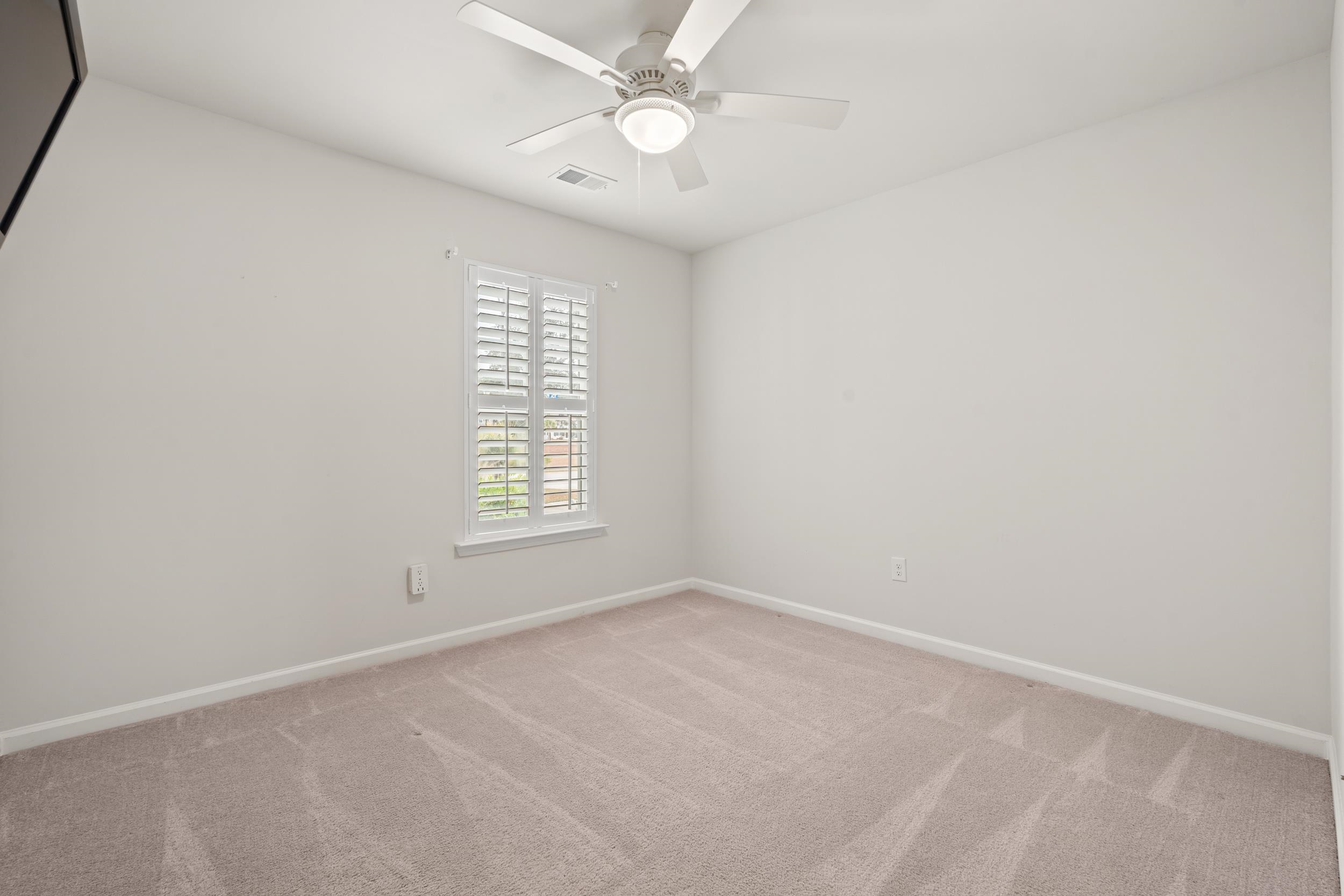 2616505 | Photo 23
