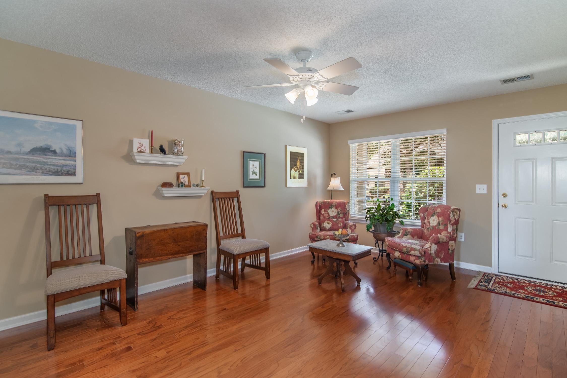 221-5 Red Rose Blvd. 