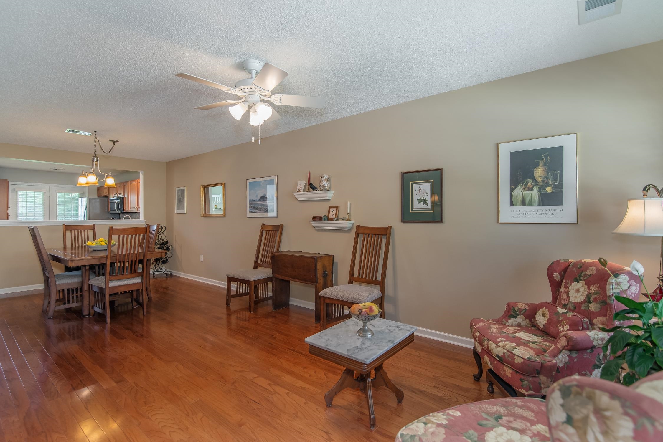 221-5 Red Rose Blvd. 