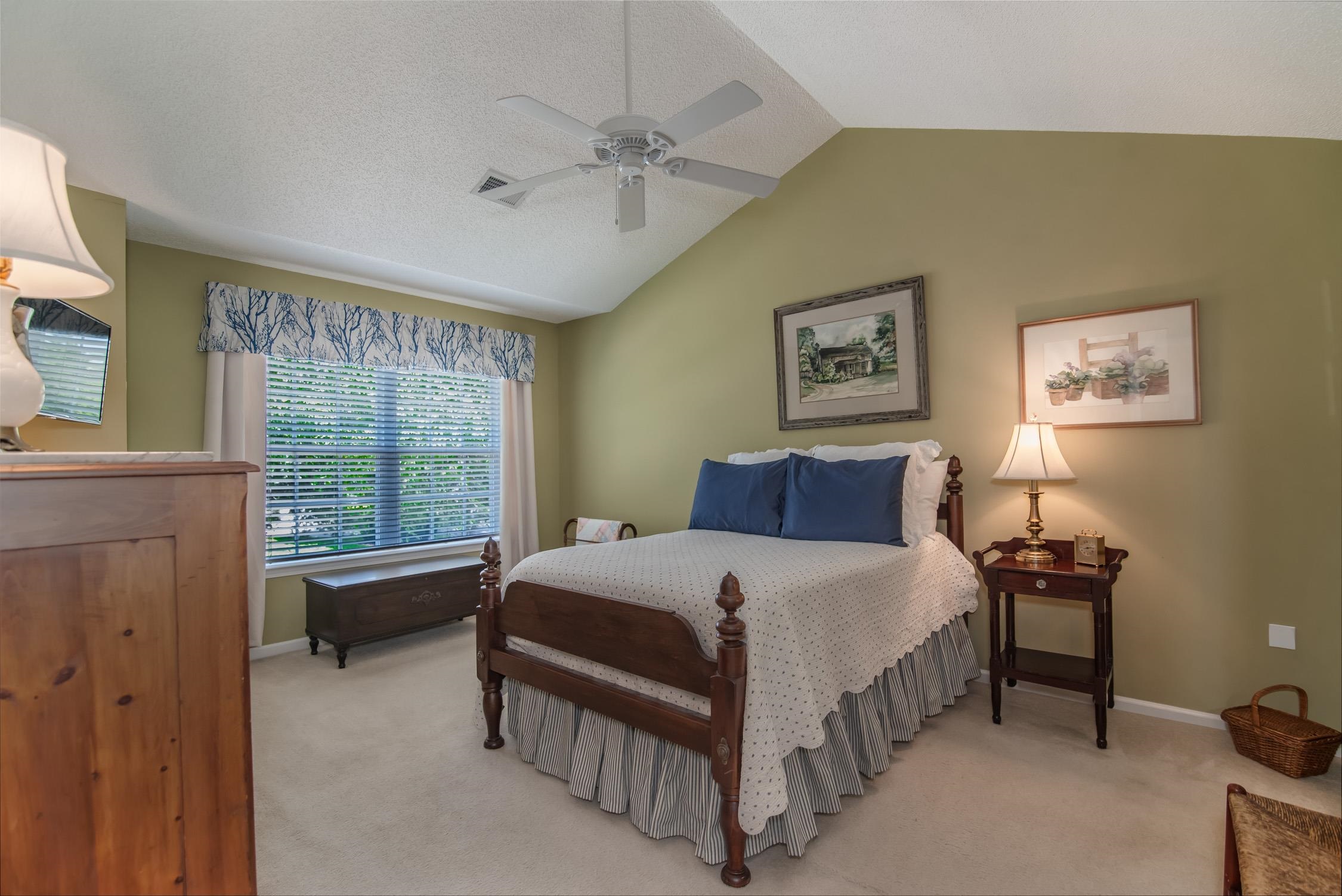 221-5 Red Rose Blvd. 