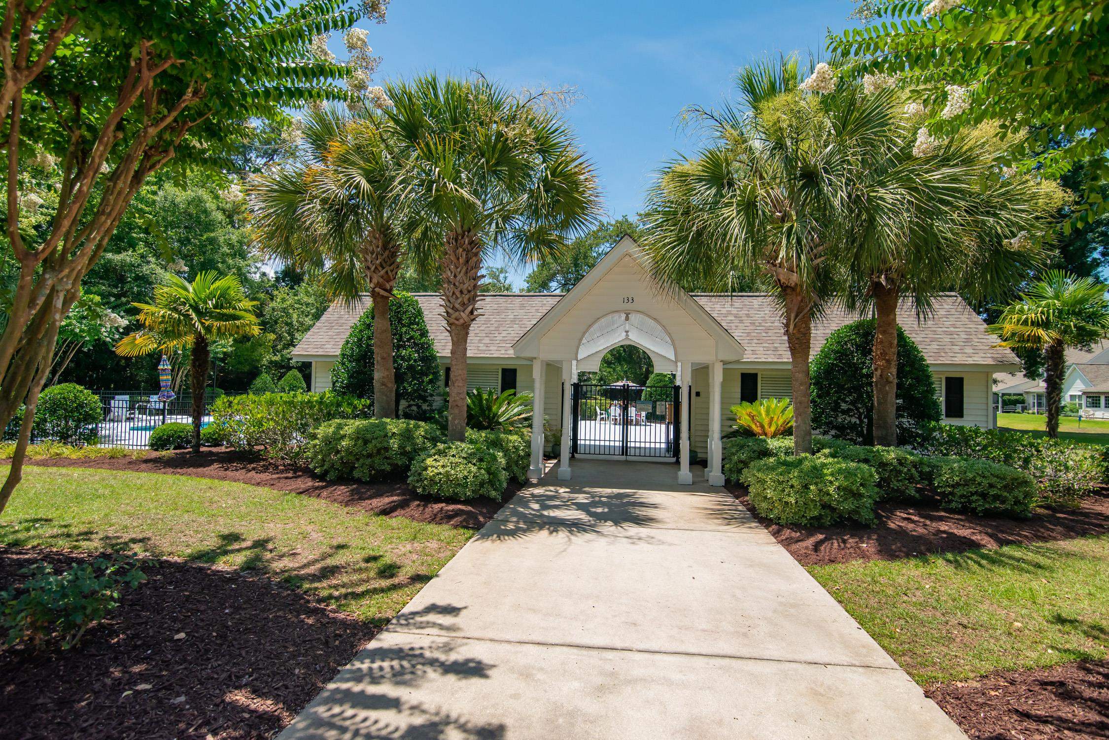 221-5 Red Rose Blvd. 