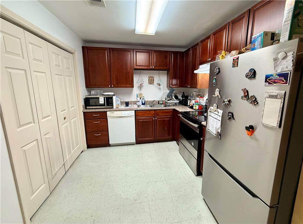 Listing Photo 4 - Condo for sale in building located at 8516 18 Deerfield Dr, Chalmette, LA 70043