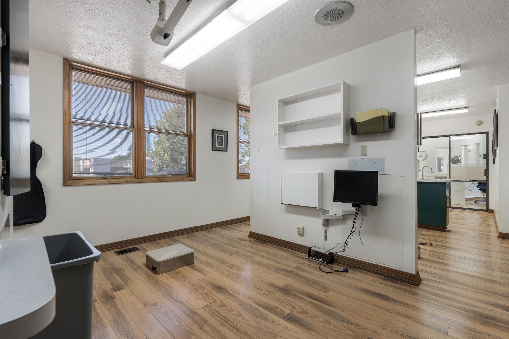 Photo 11 — 3711 Eubank Boulevard NE