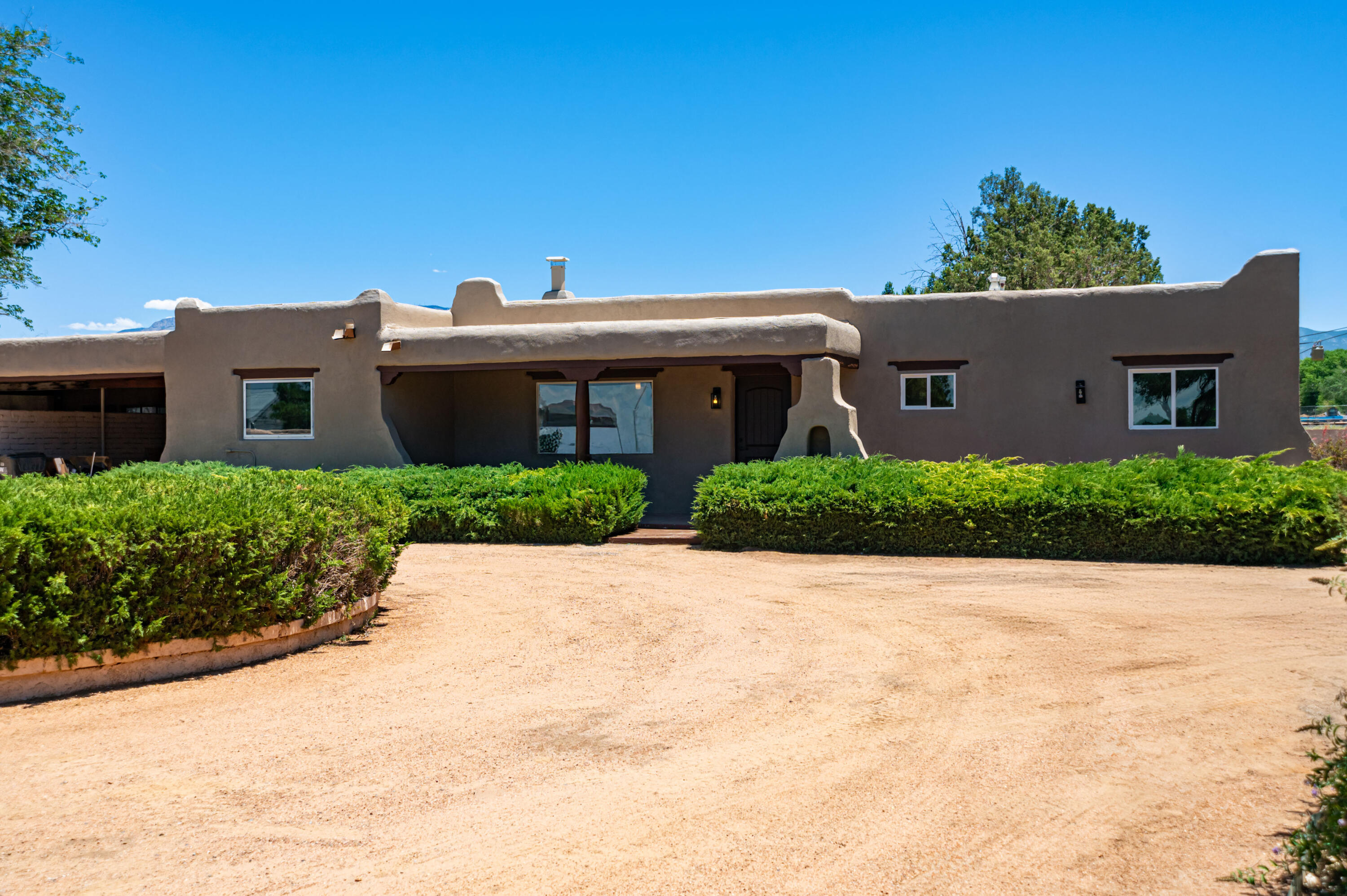 2nd image of 100 Tyler Rd Nw, Albuquerque, NM 87107 | MLS# 1106552