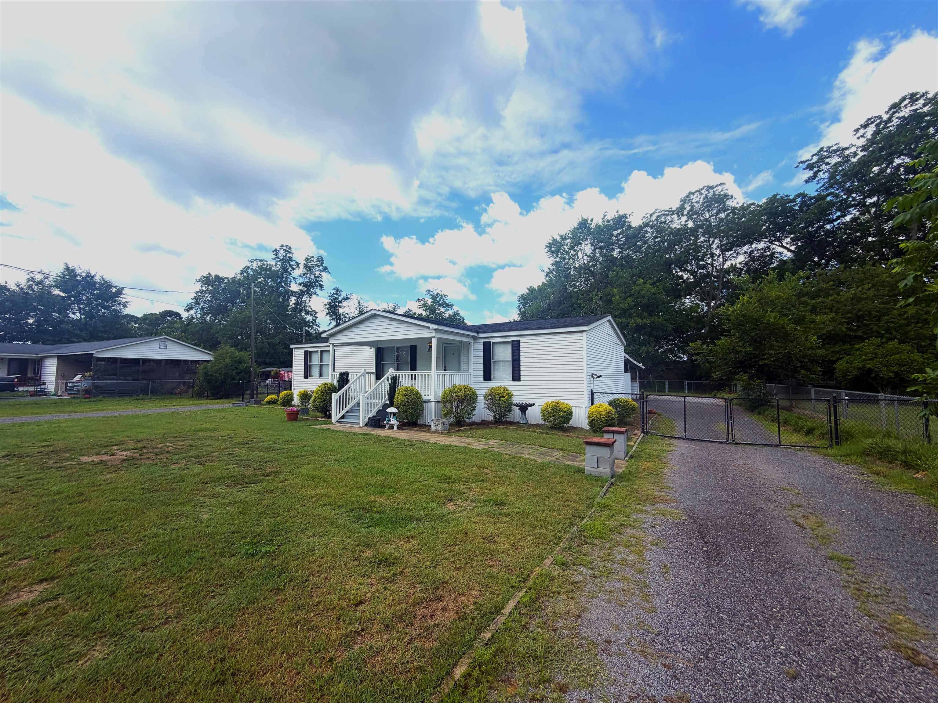 2616749 | Photo 23