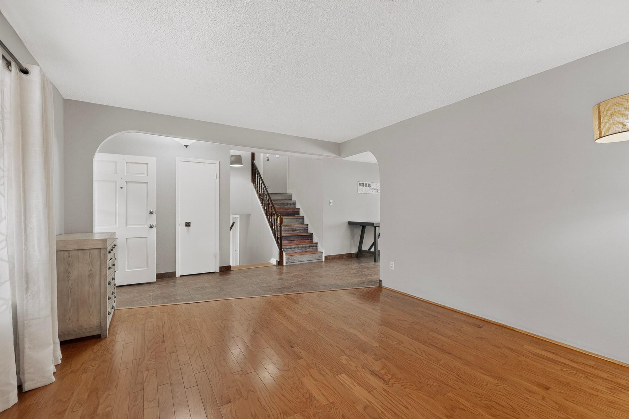 Photo 3 of Sale Pending at 3605 Chelwood Park Blvd NE, Albuquerque, NM 87111 | MLS# 1106615 | Listing updated on 2026-10-21