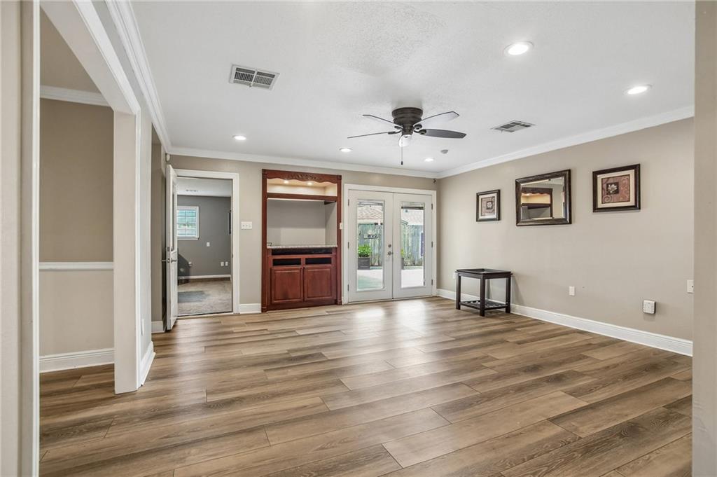 Photo 3 of Single family home for sale at 828 Honeysuckle St, Gretna, LA 70056 | MLS# 2565169 | Listing updated on 2026-09-15