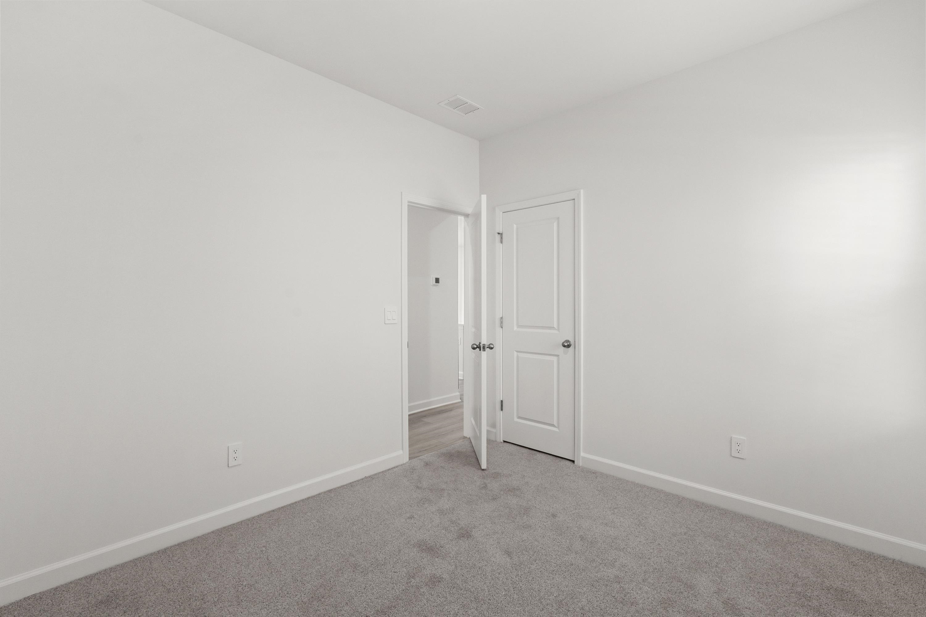 2616839 | Photo 28