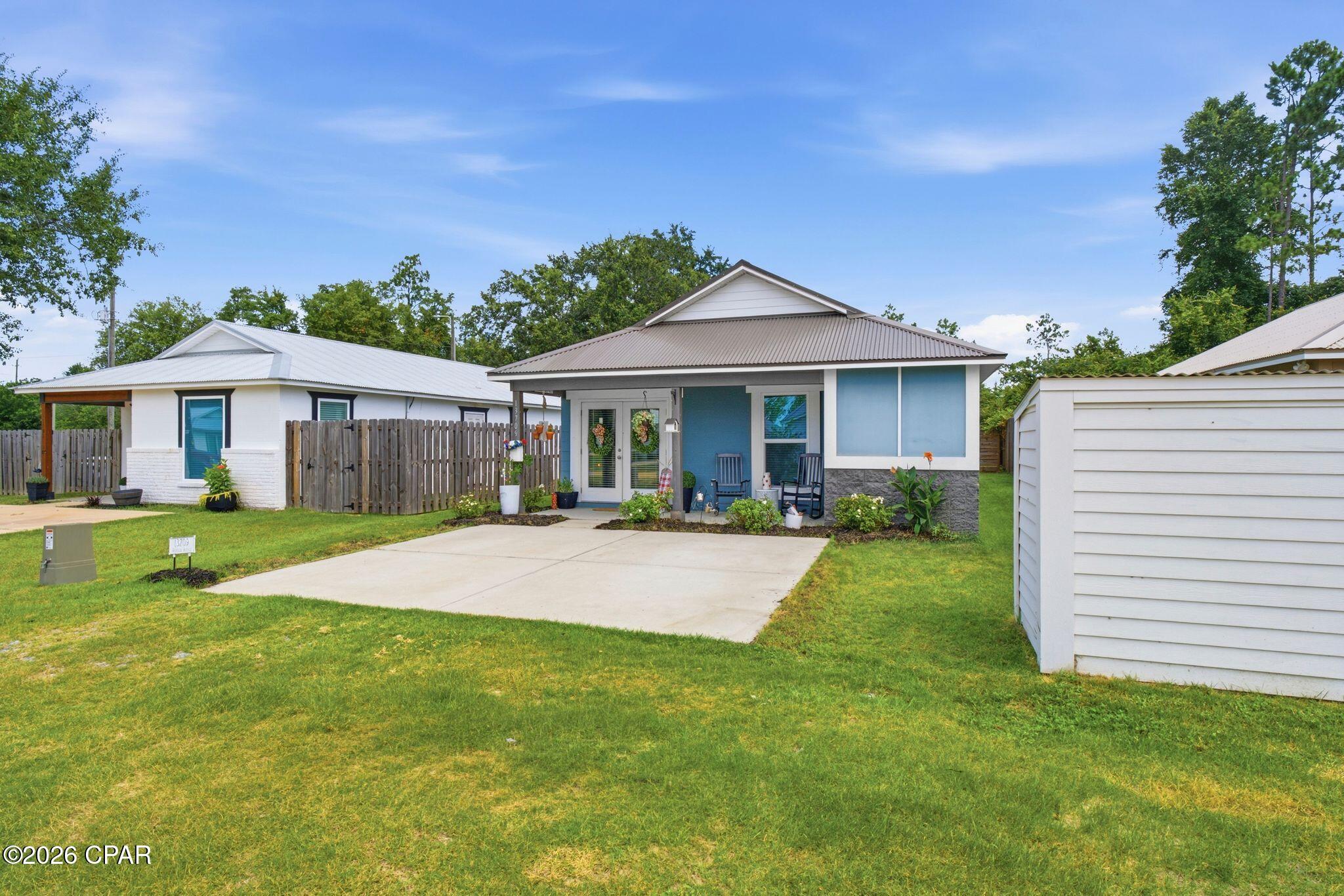 3rd image of 13709 Windsor Ave, Youngstown, FL 32466 | MLS# 792223